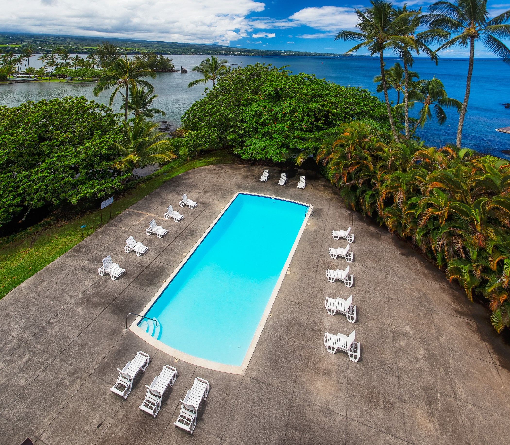 Hilo Hawaiian Hotel, Trademark Collection by Wyndham