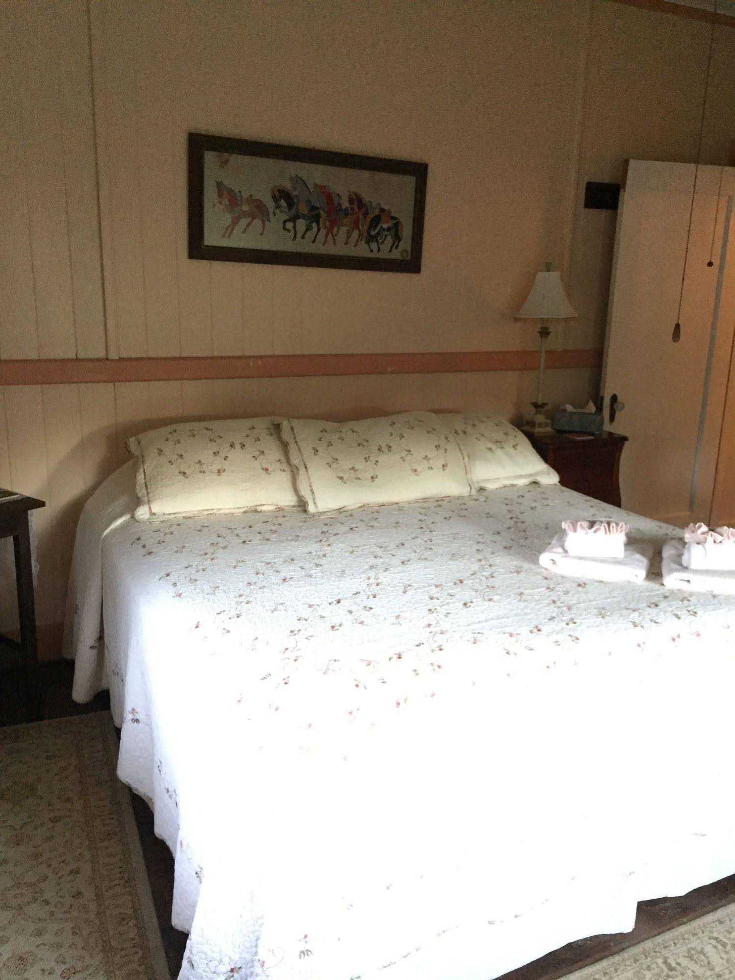 Maureen's Bed and Breakfast