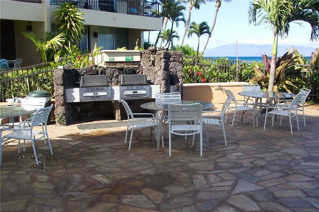 Hololani A by RedAwning