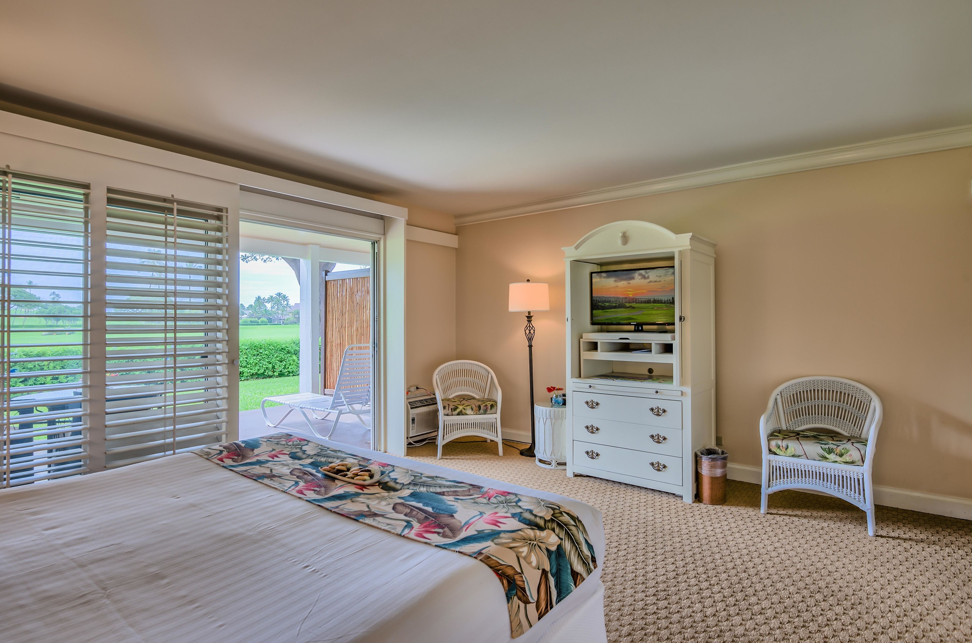Royal Lahaina Resort & Bungalows
