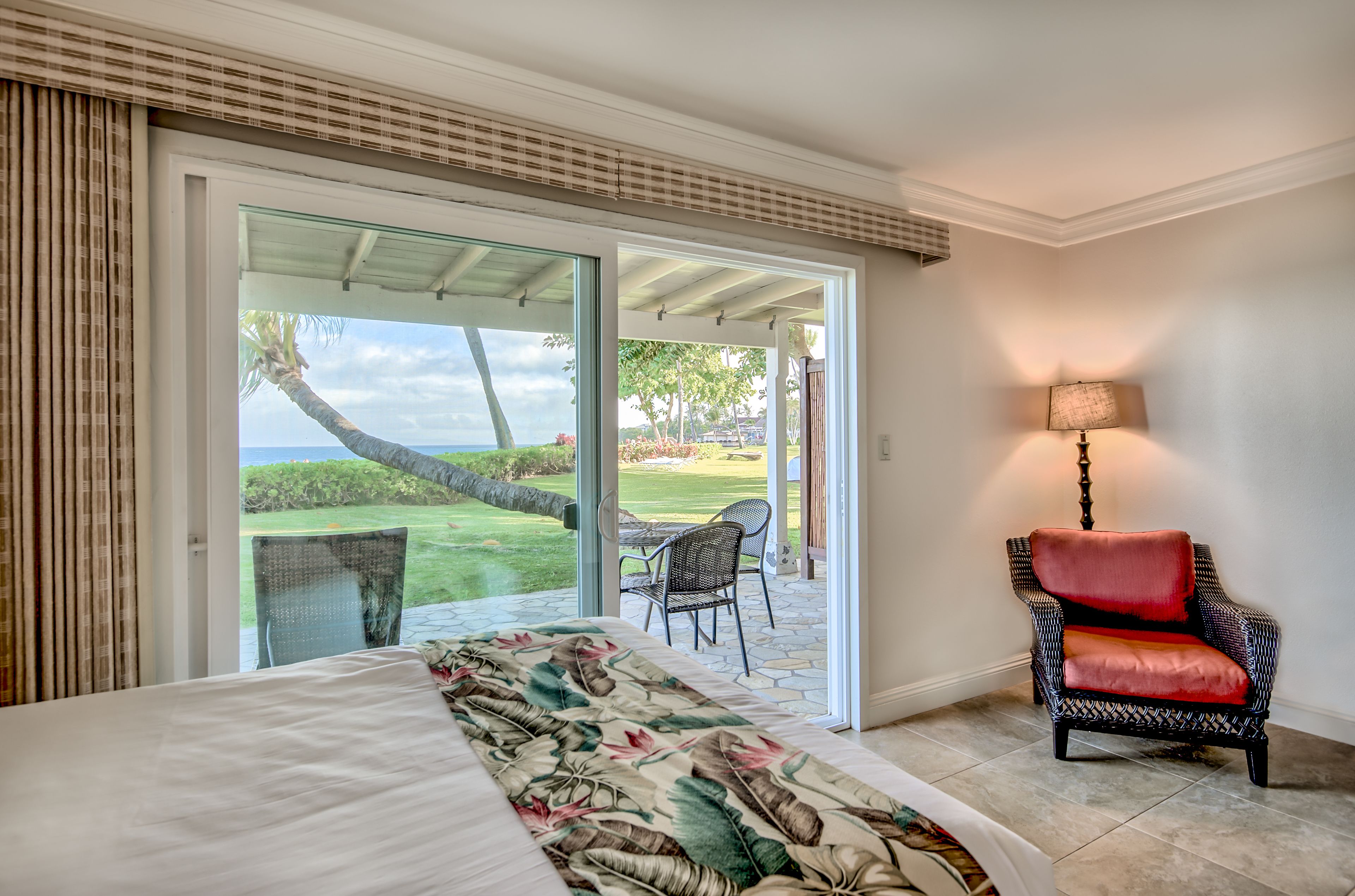 Royal Lahaina Resort & Bungalows