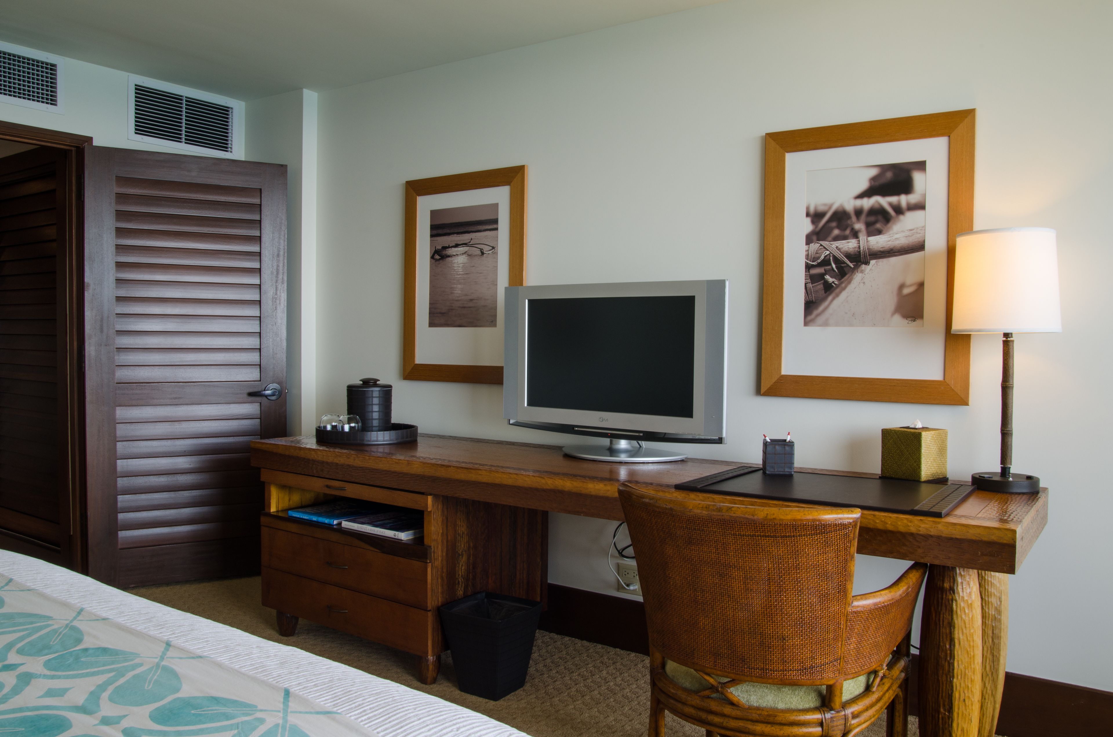 Royal Lahaina Resort & Bungalows