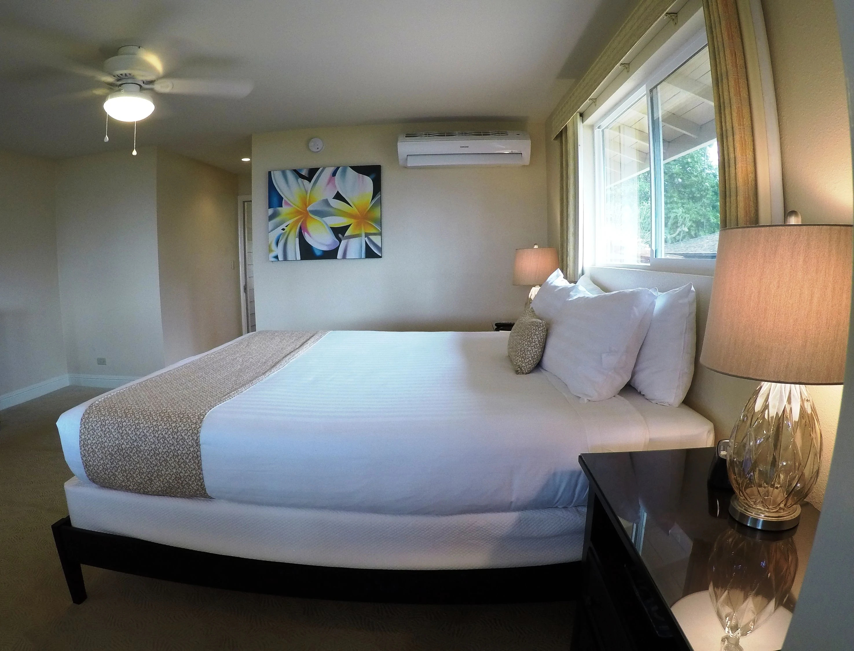 Royal Lahaina Resort & Bungalows