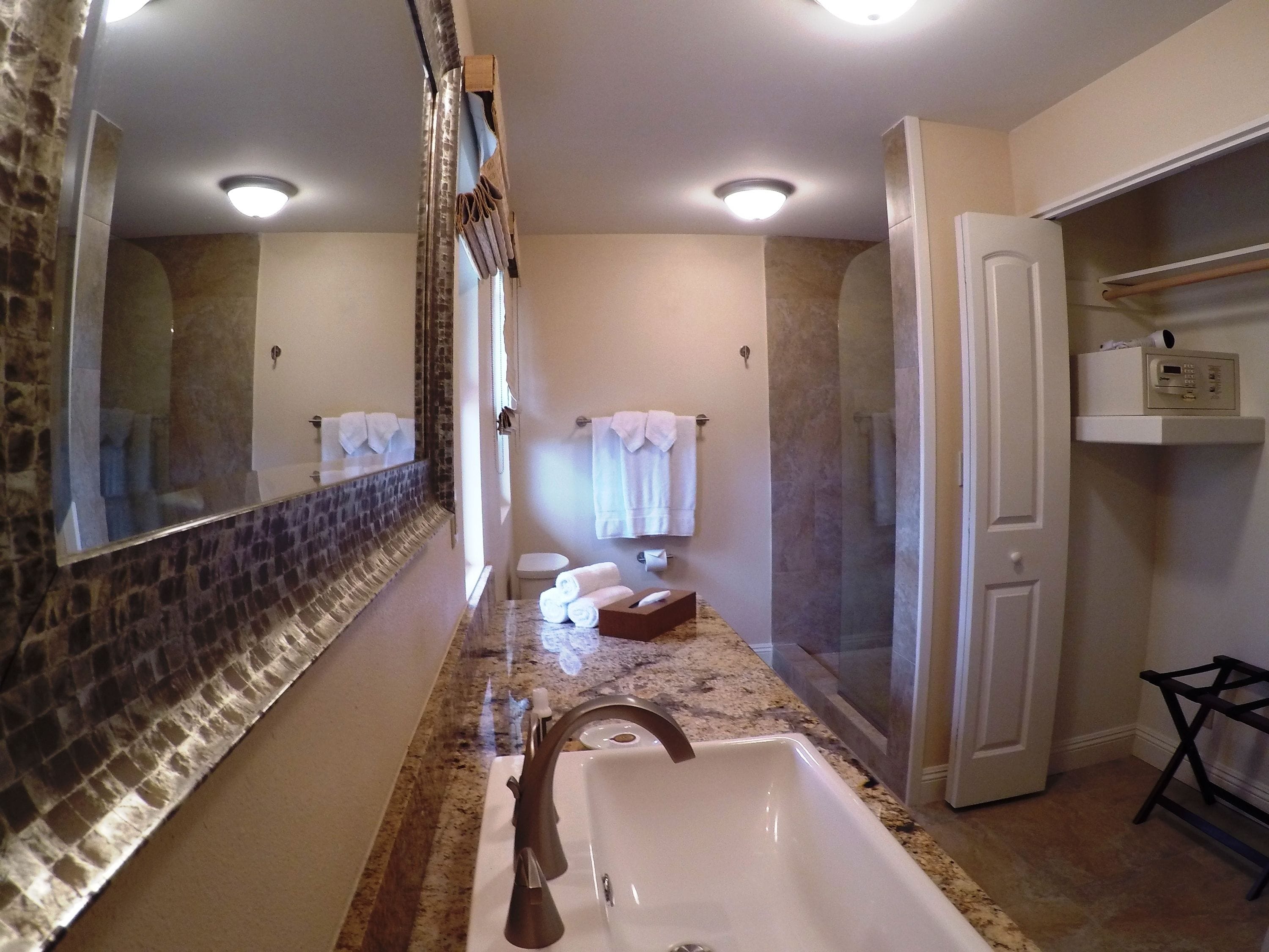 Royal Lahaina Resort & Bungalows