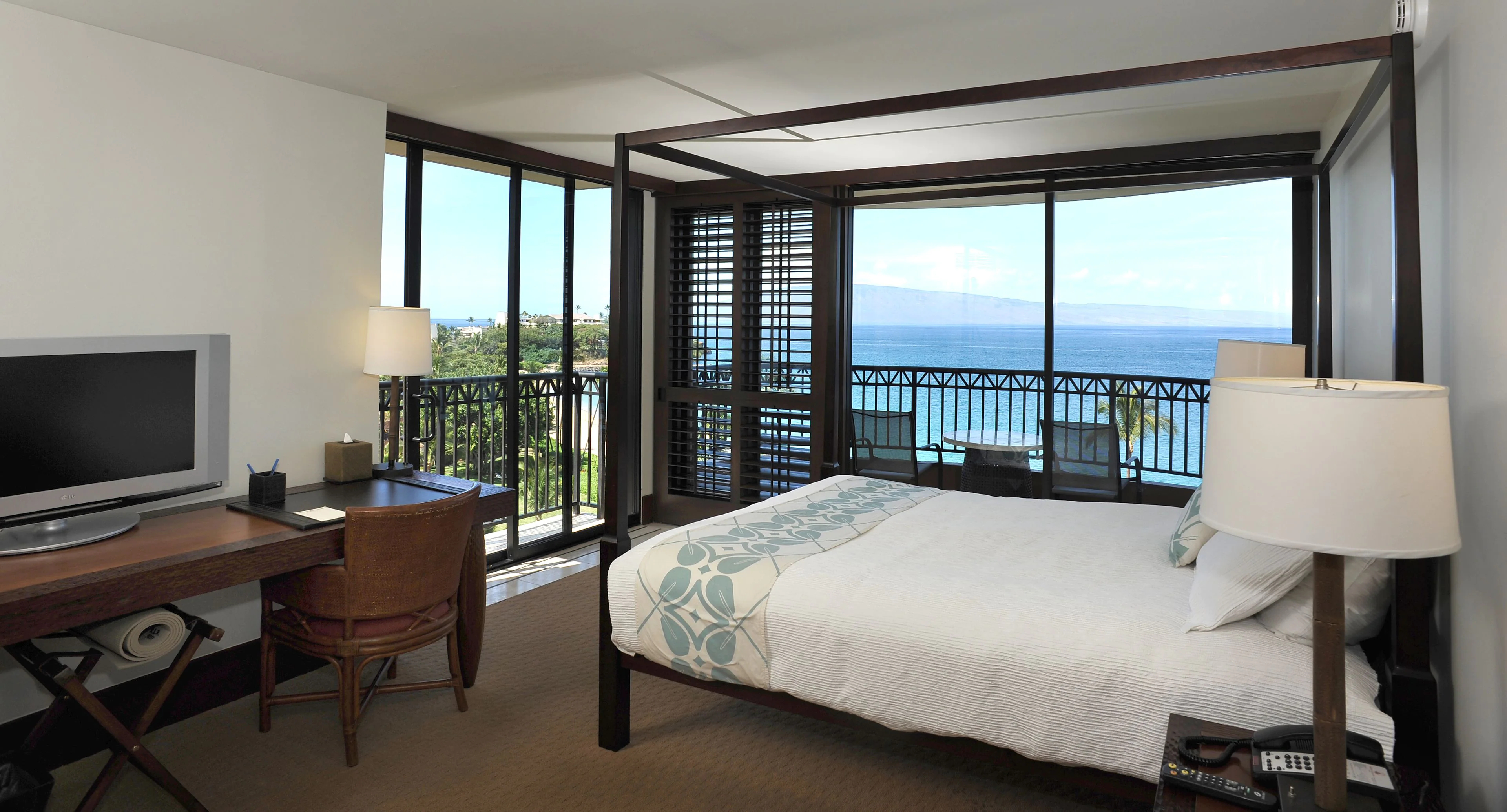 Royal Lahaina Resort & Bungalows