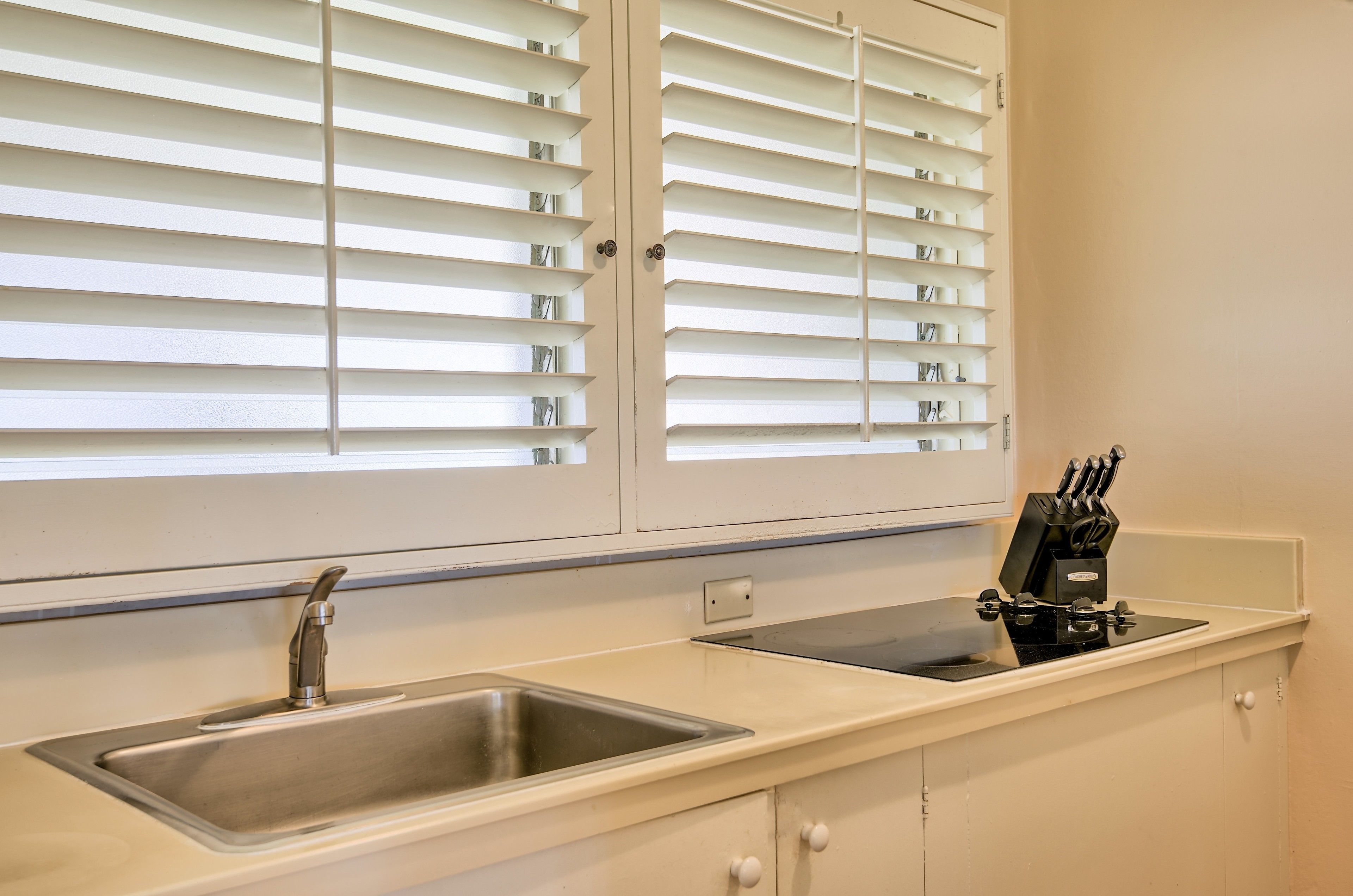 Royal Lahaina Resort & Bungalows