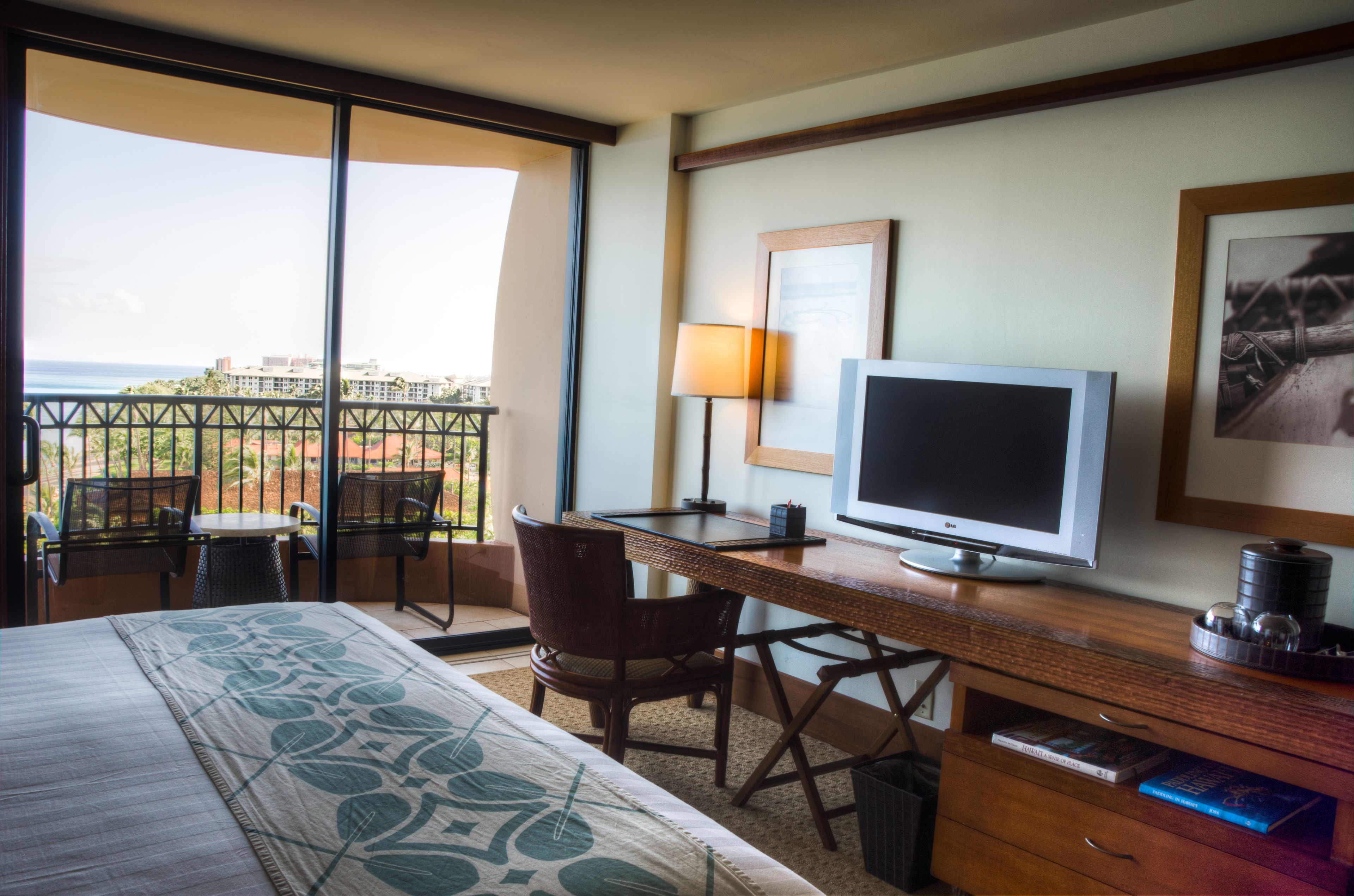 Royal Lahaina Resort & Bungalows
