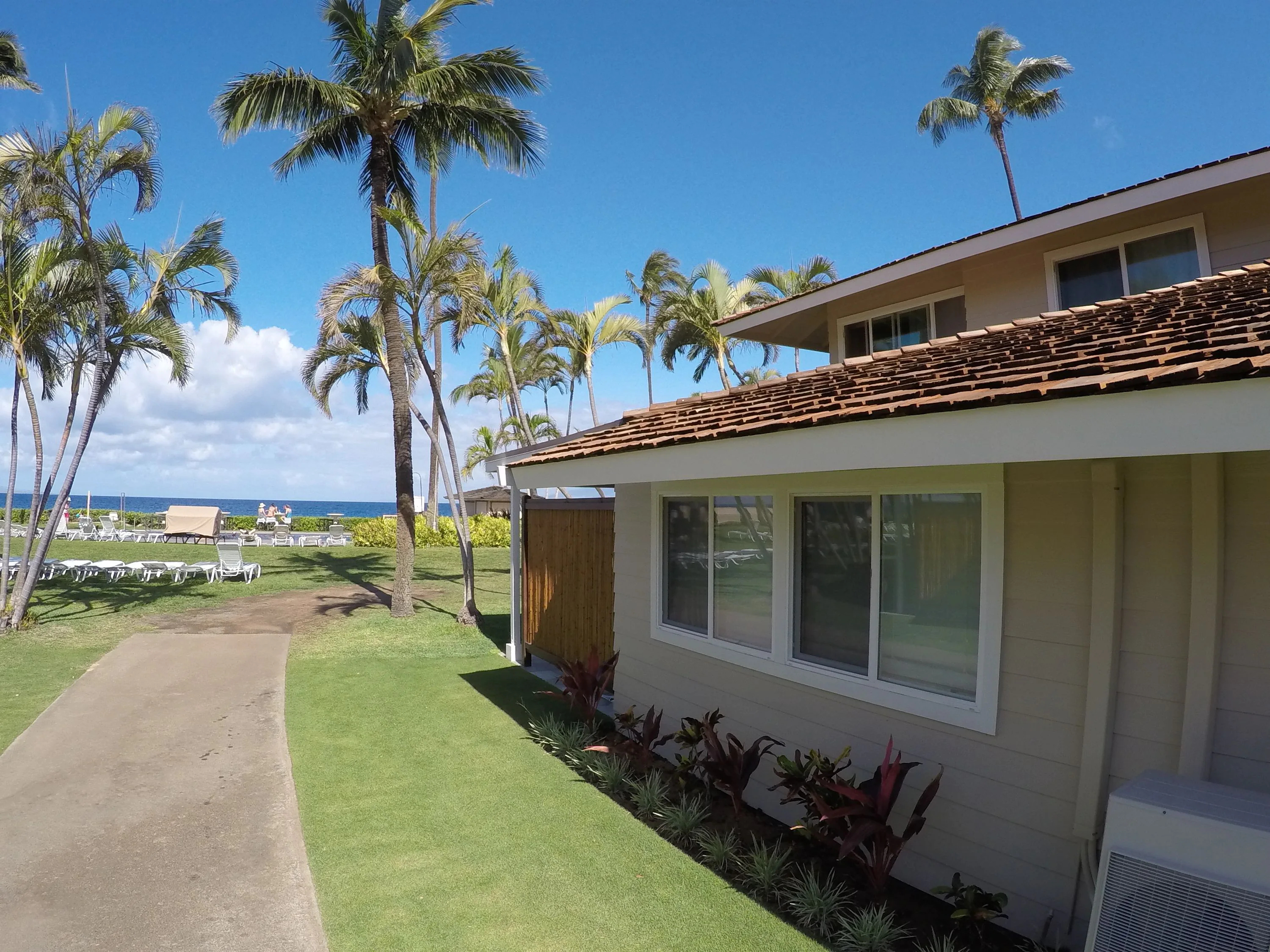 Royal Lahaina Resort & Bungalows