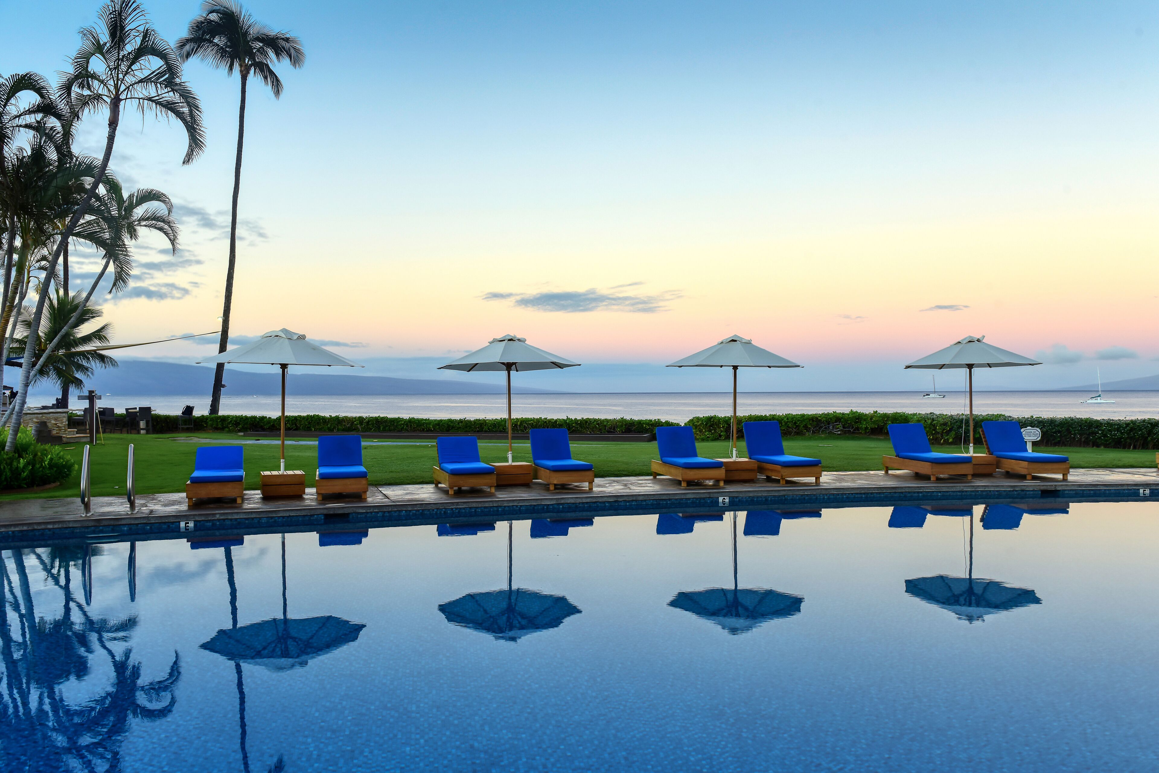 Royal Lahaina Resort & Bungalows