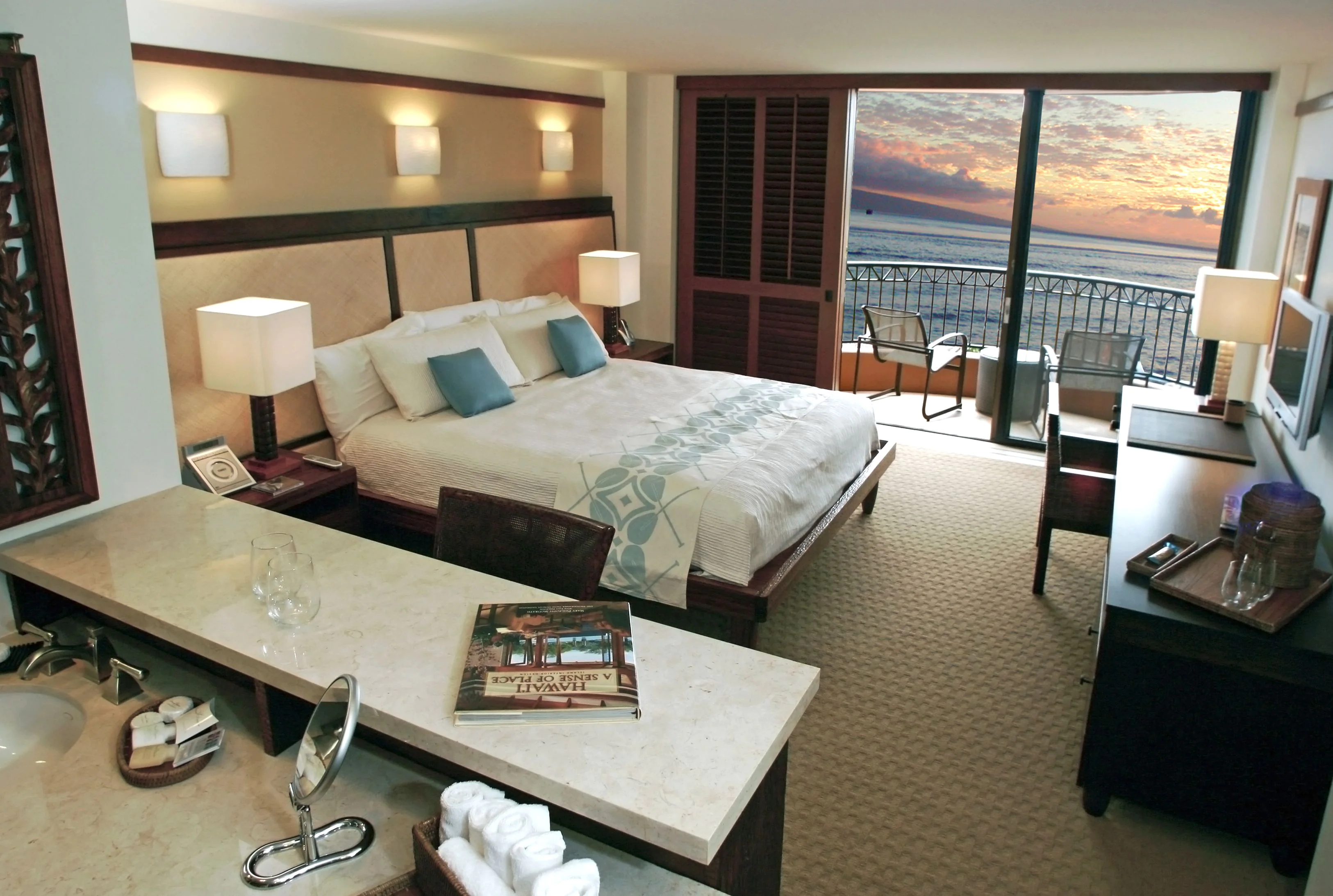 Royal Lahaina Resort & Bungalows