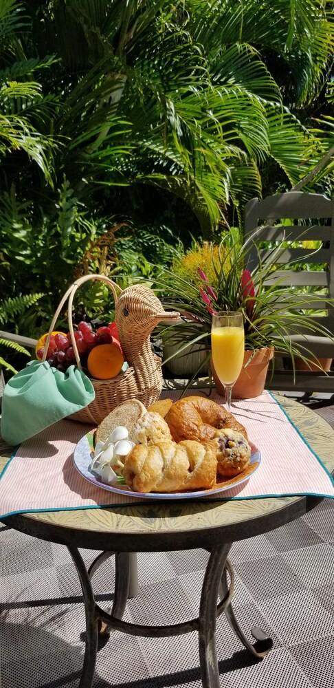 Hawaii’s Hidden Hideaway Bed & Breakfast