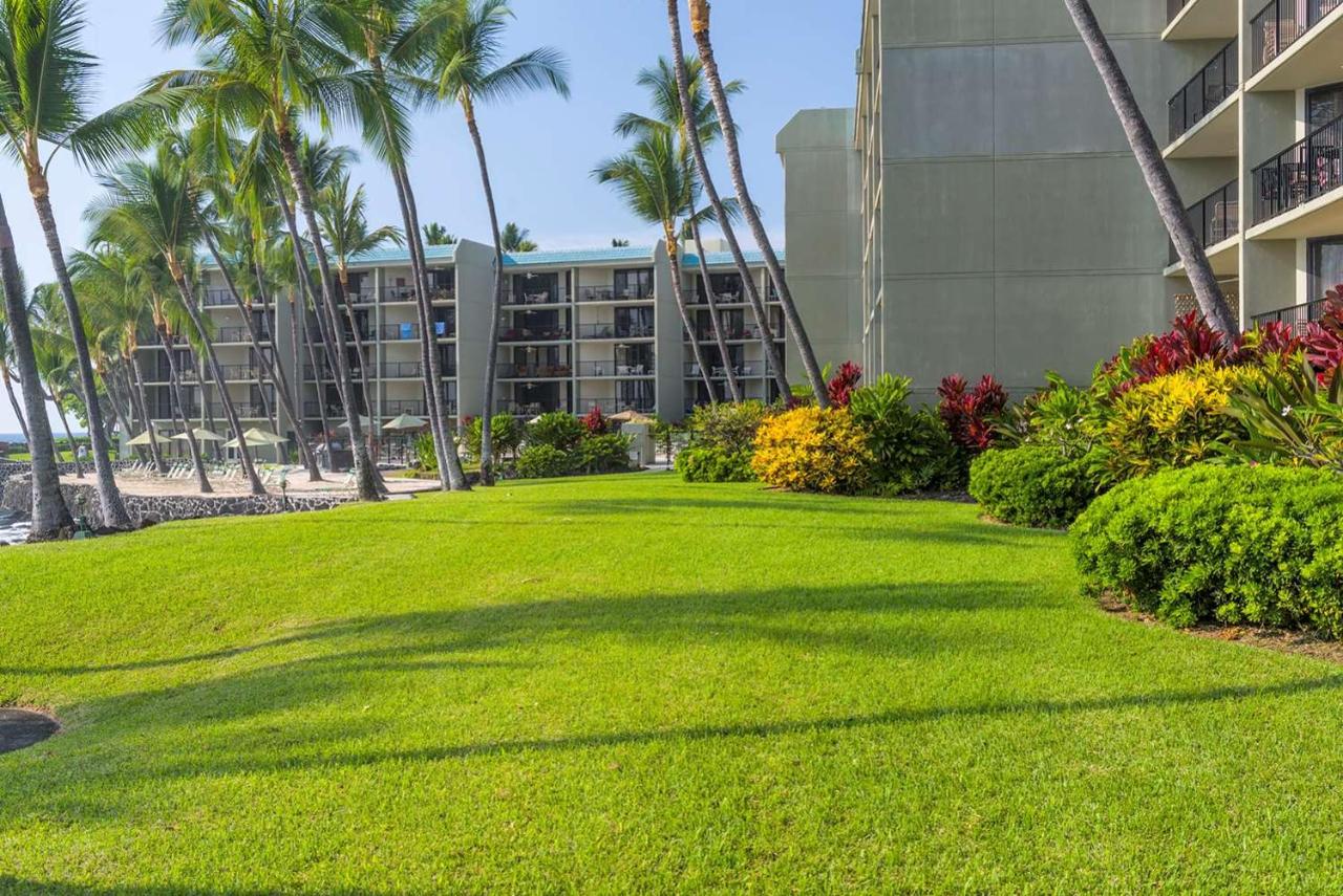 Aston Kona by the Sea