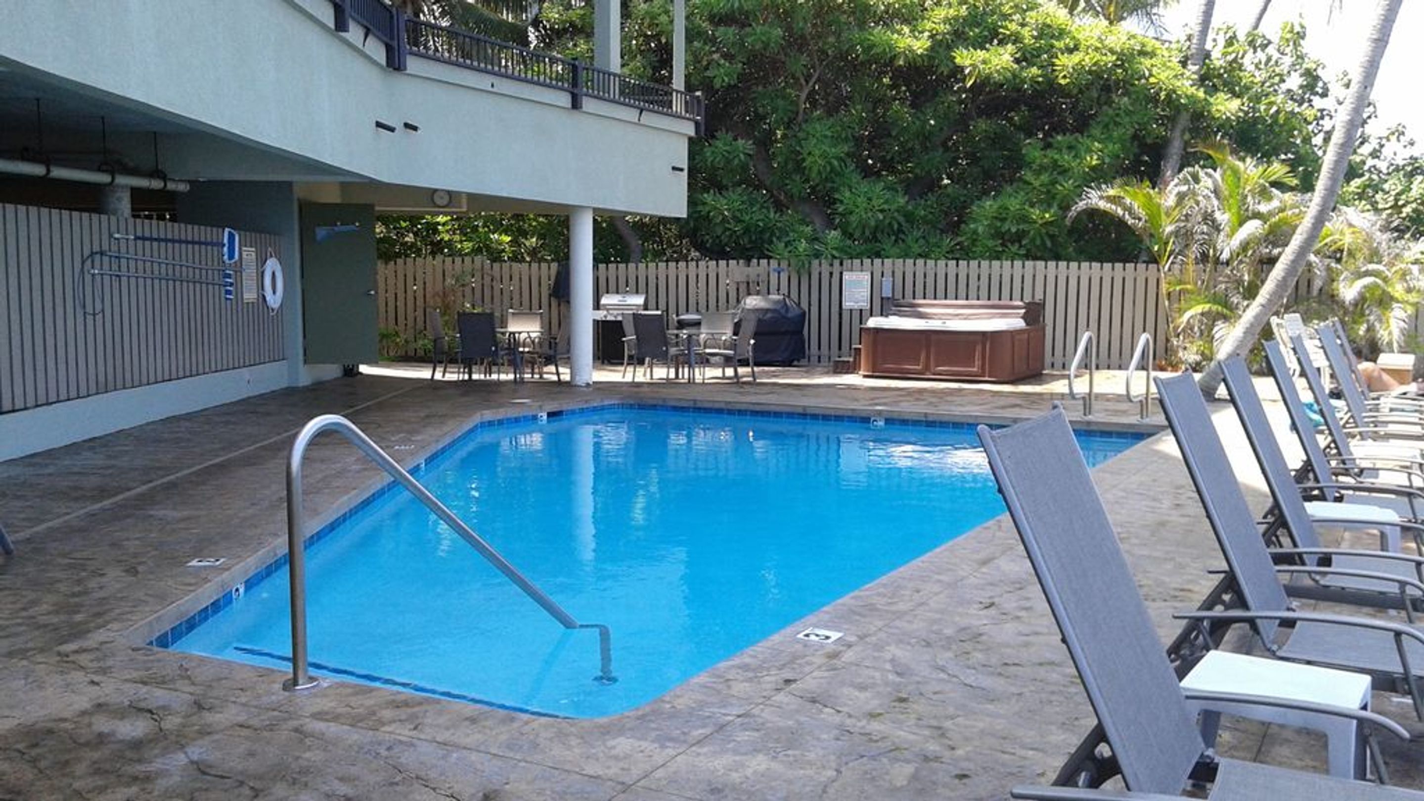 Banyan Tree by Kona Now