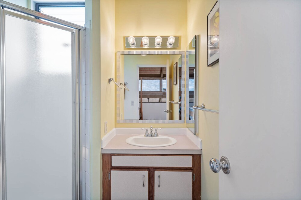 Big Island Kailua Bay Resort by Coldwell Banker Island Vacations