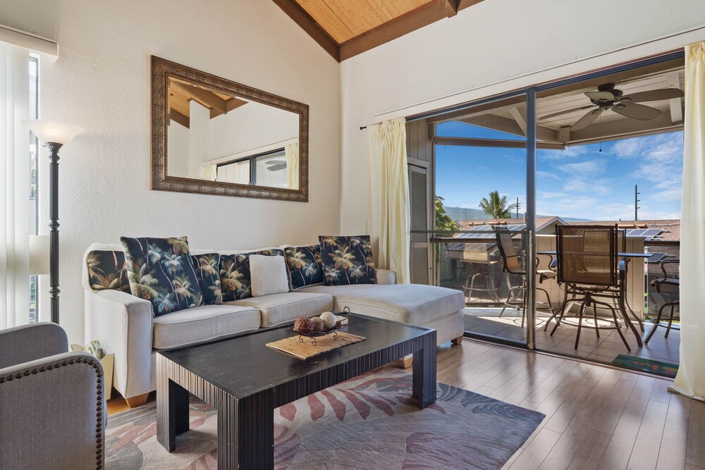 Big Island Kailua Bay Resort by Coldwell Banker Island Vacations