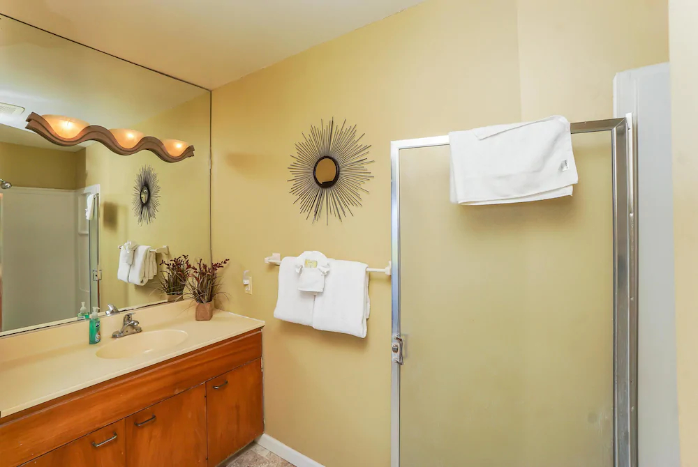 Hale Huna Kai Oceanfront by RedAwning