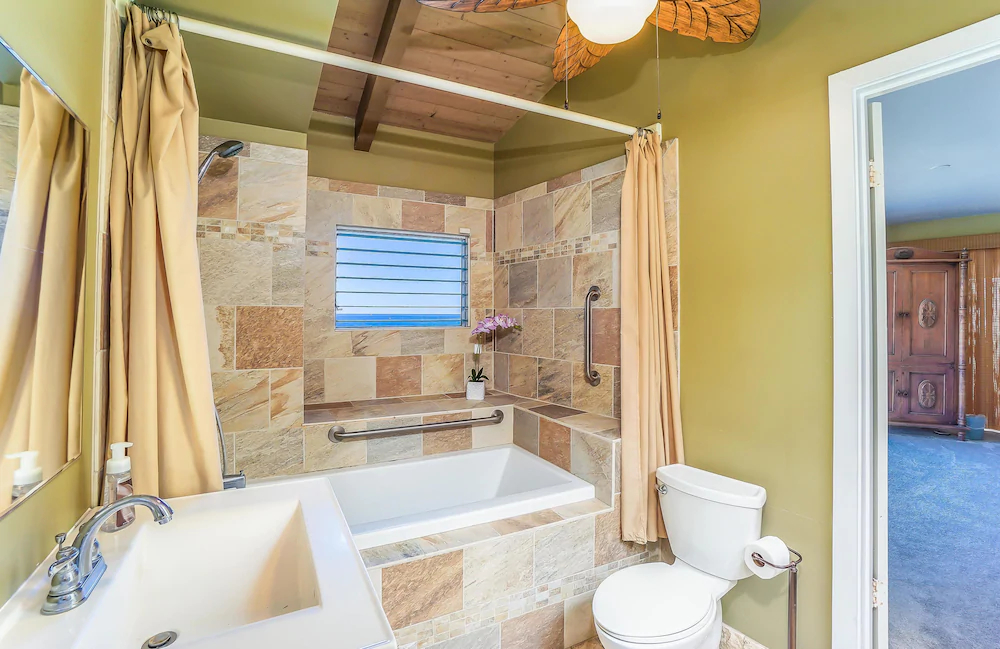 Hale Huna Kai Oceanfront by RedAwning