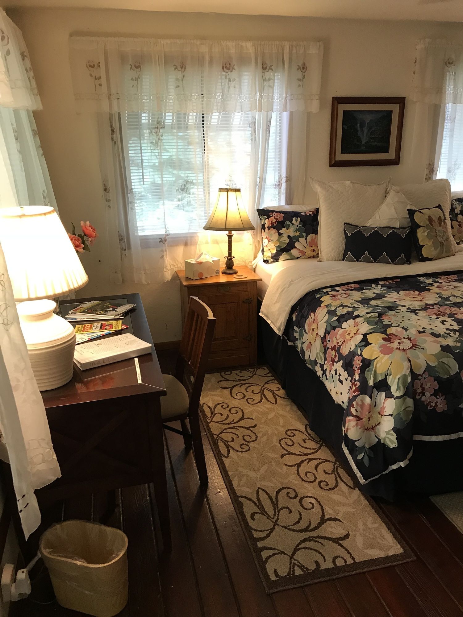 Hale Maluhia Country Inn