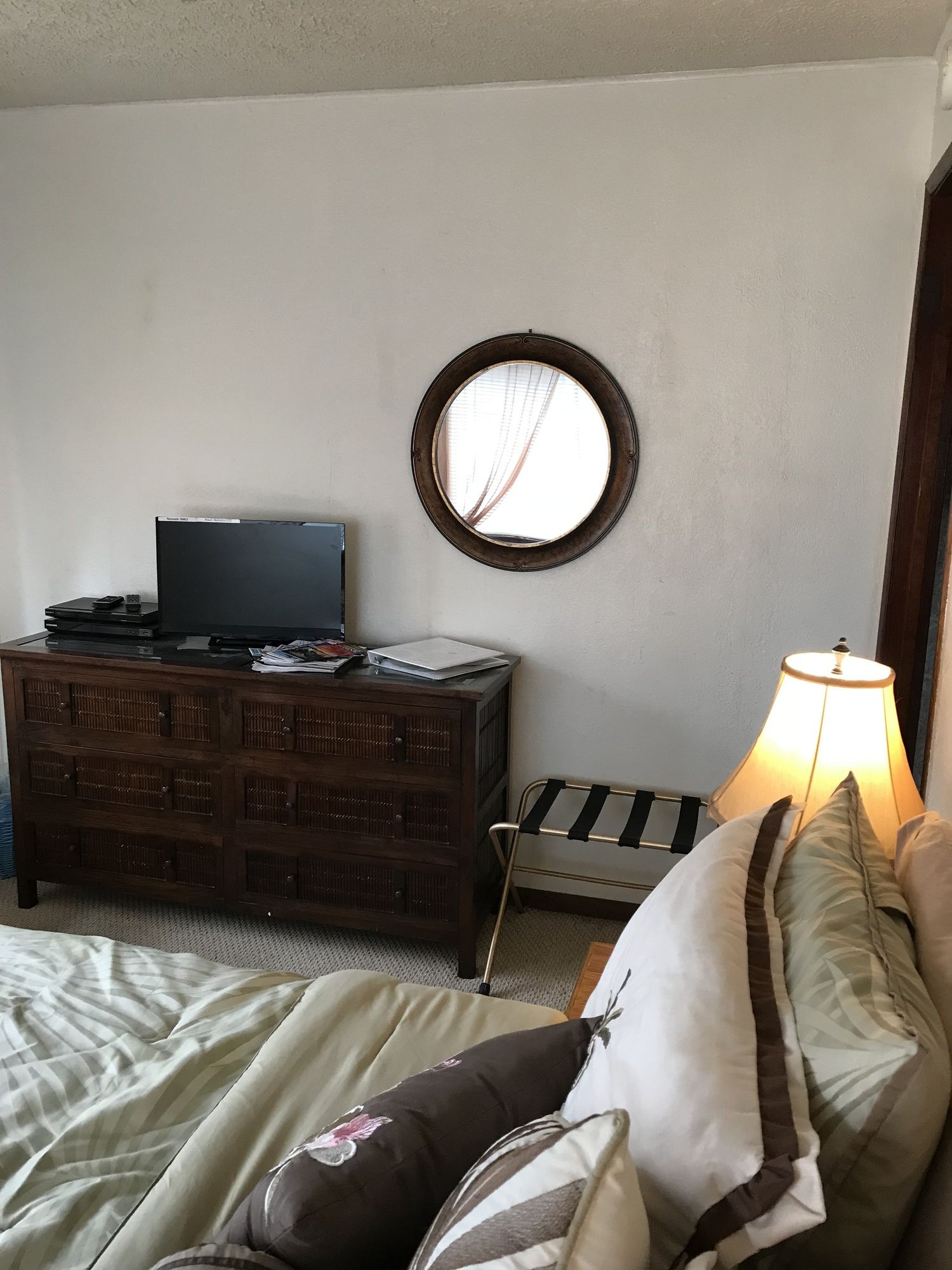 Hale Maluhia Country Inn