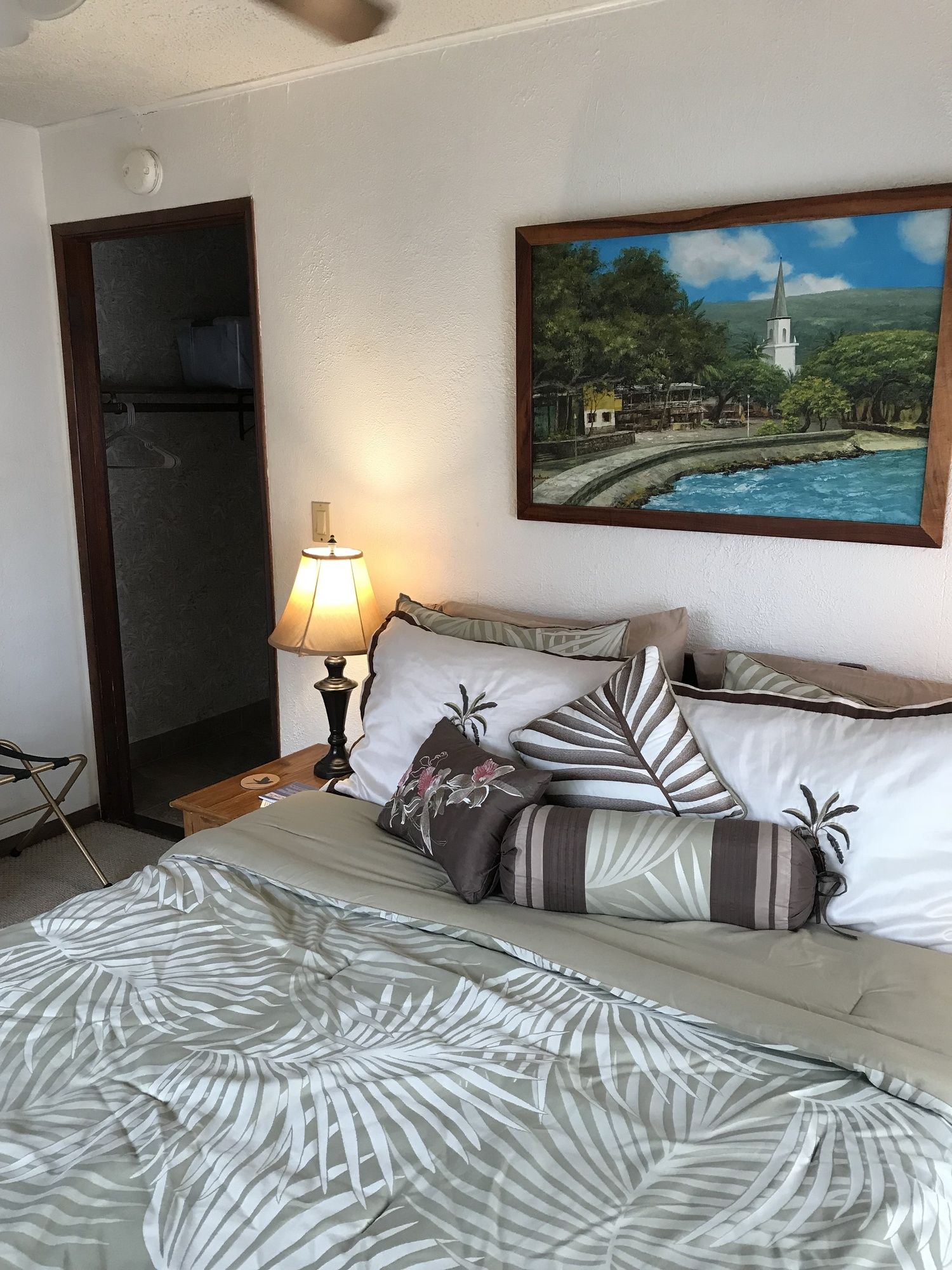 Hale Maluhia Country Inn