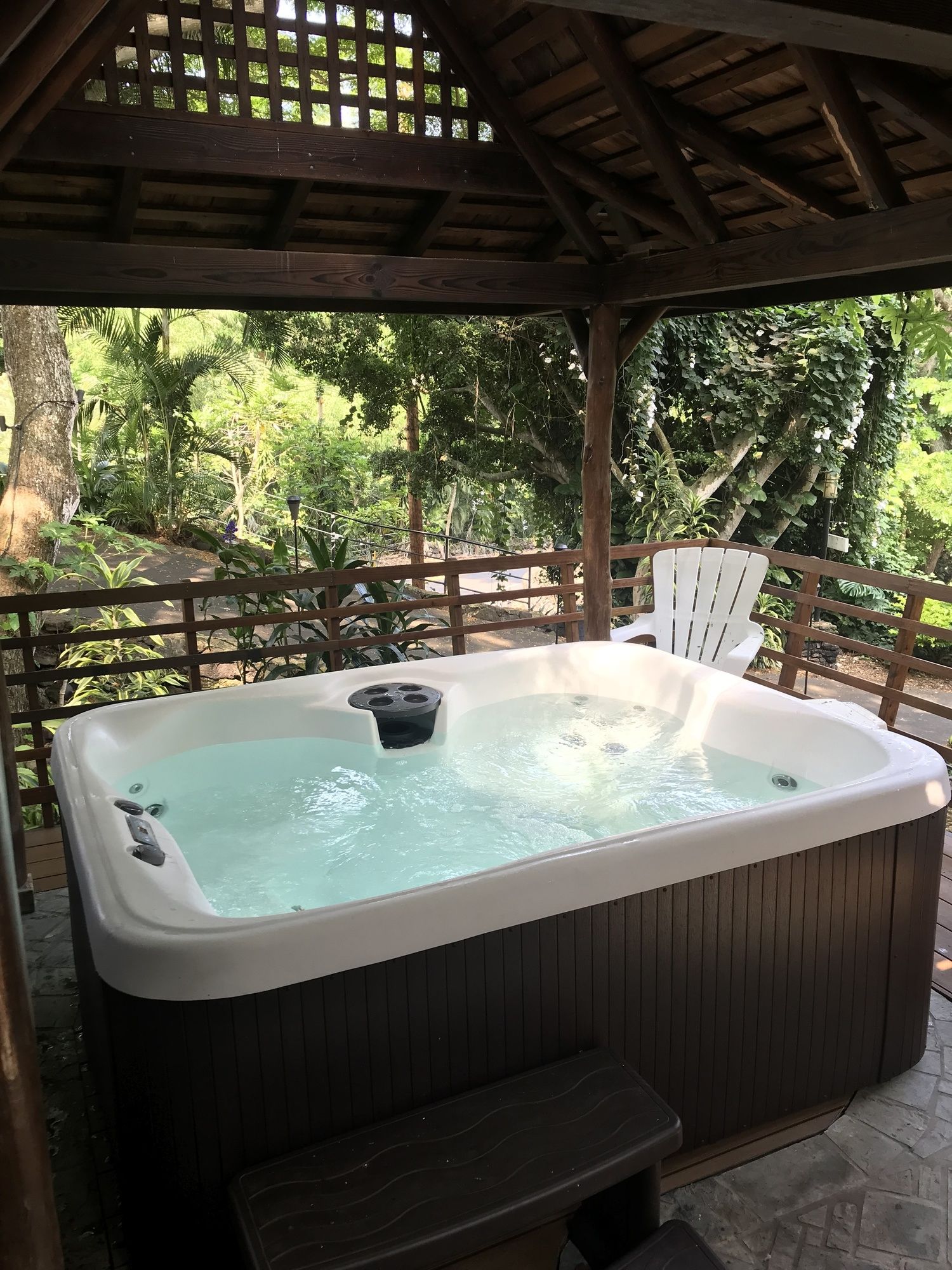 Hale Maluhia Country Inn