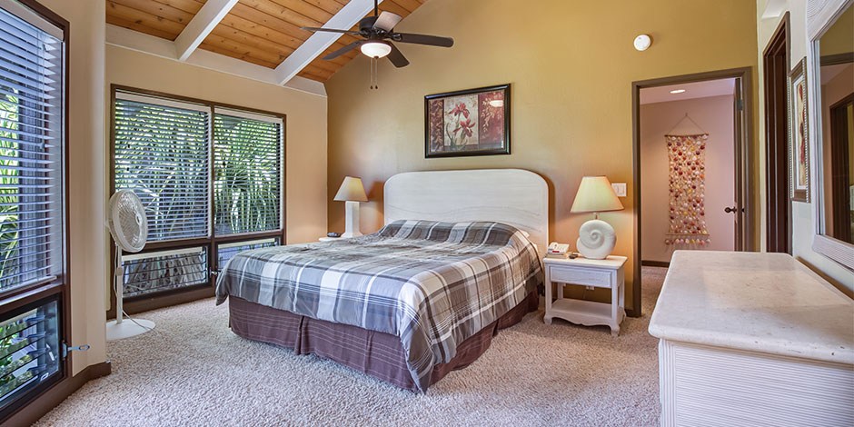 Kanaloa at Kona by Castle