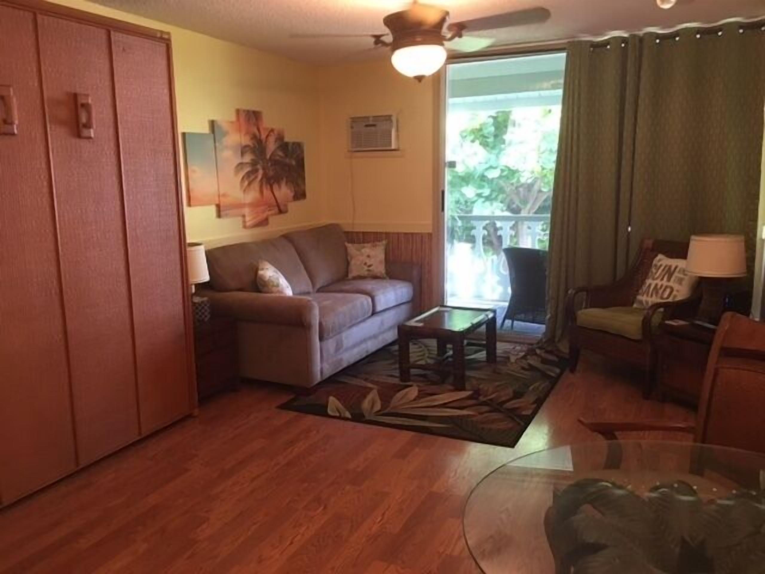 Kona Islander Inn Hotel