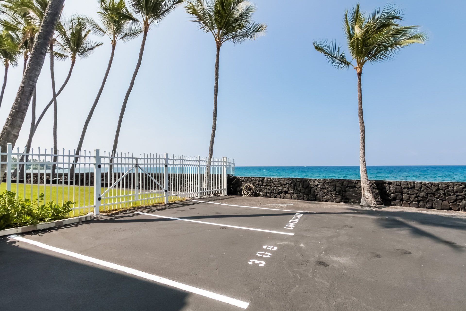 Kona Magic Sands Resort