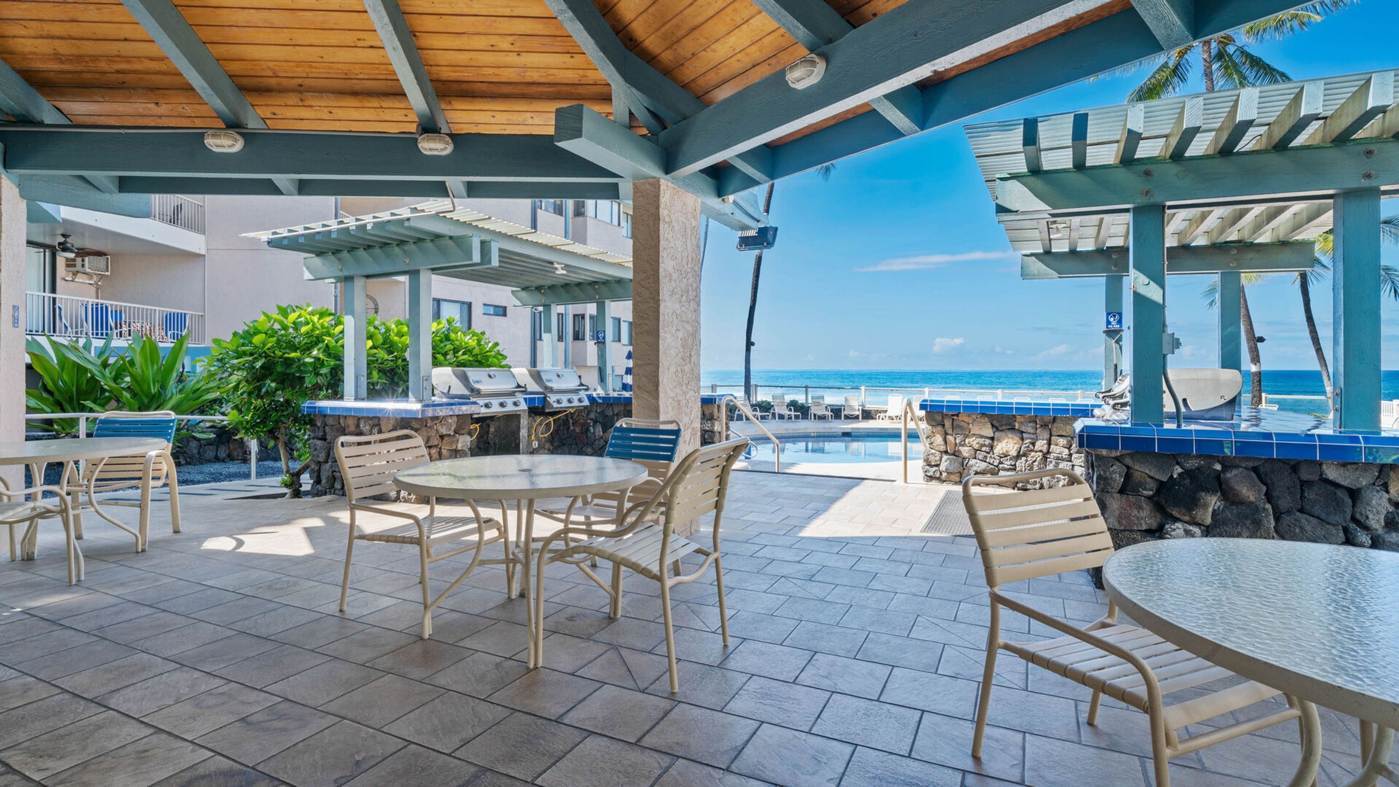 Kona Reef by Casago