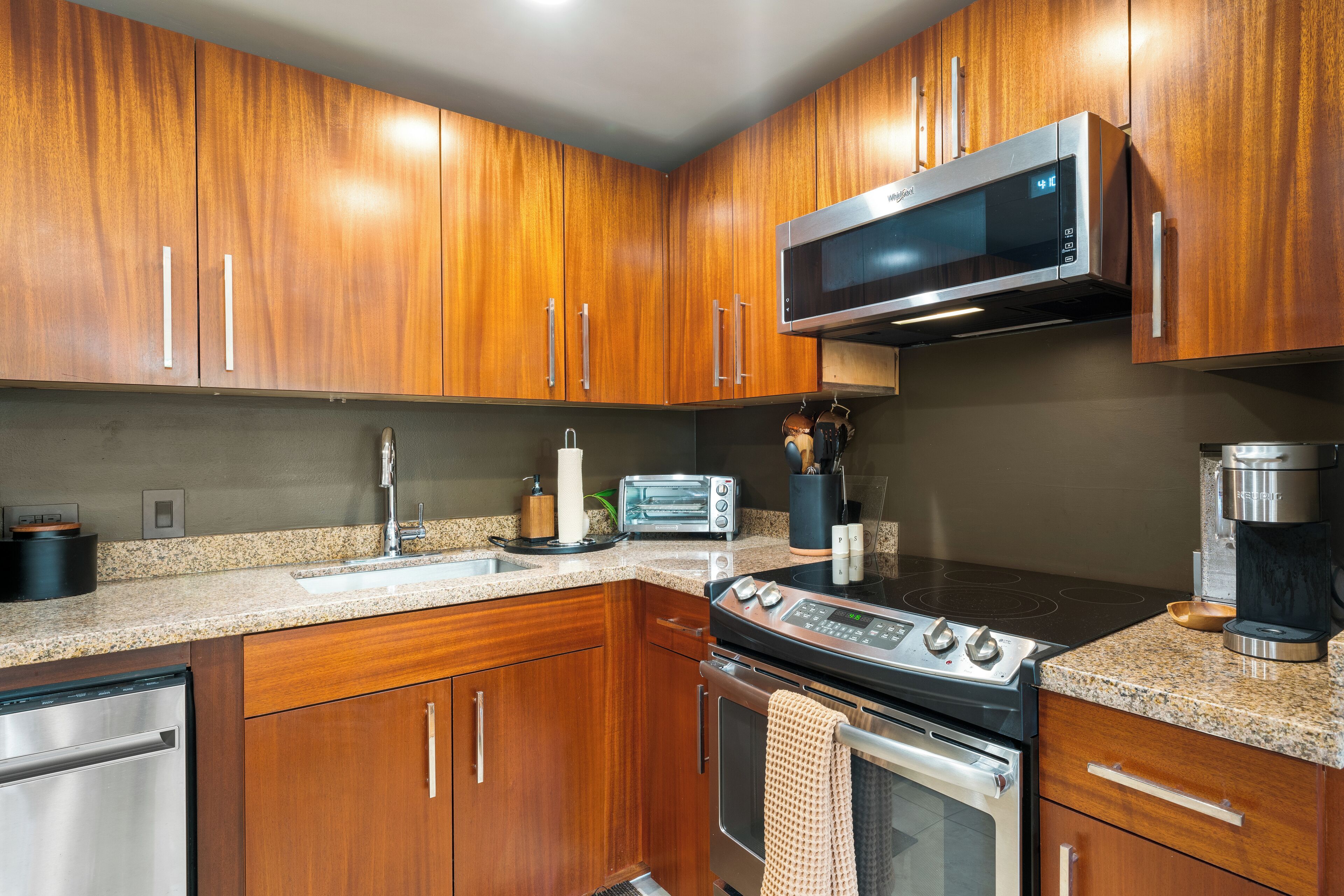 Royal Sea Cliff Resort by Wyndham