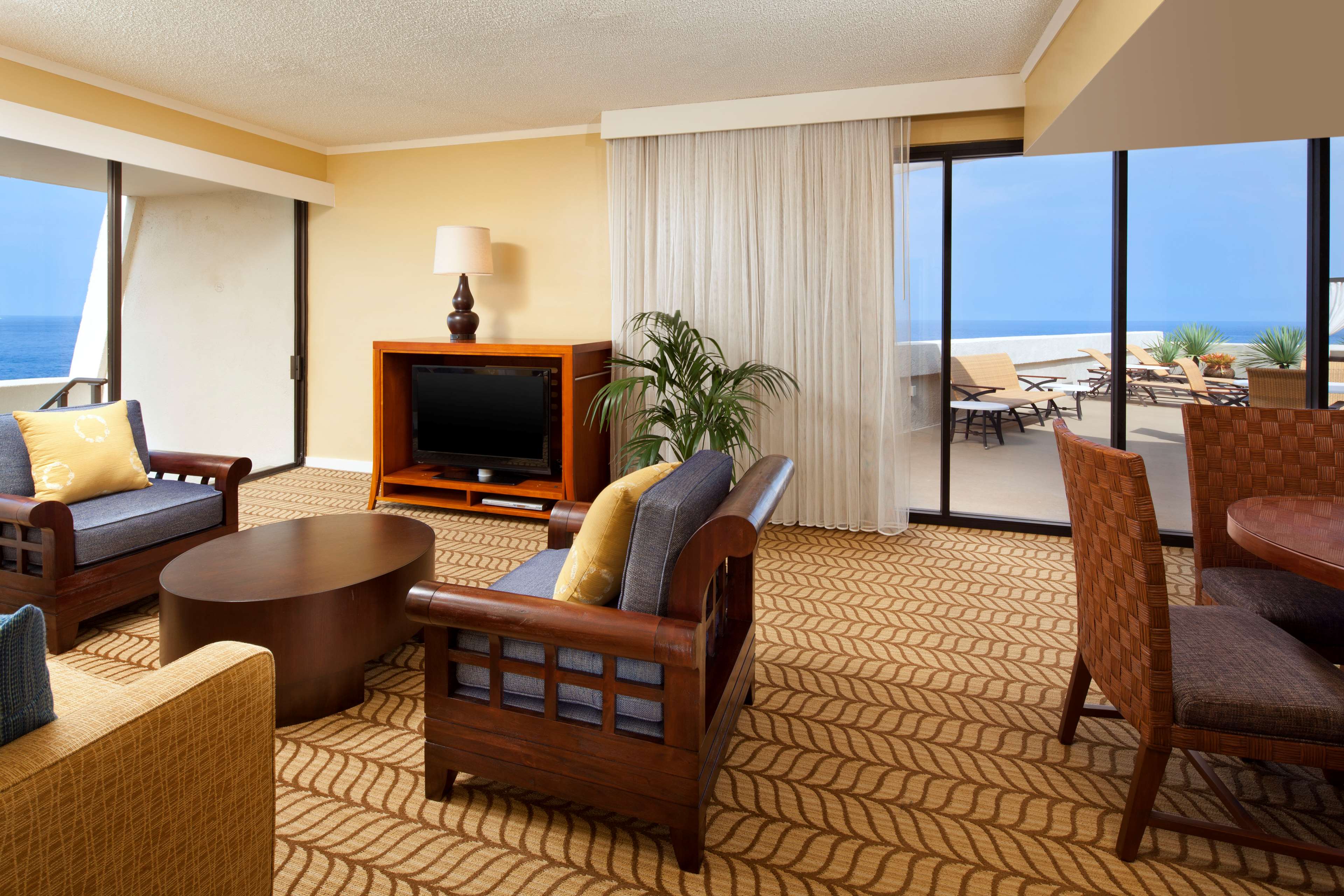 OUTRIGGER Kona Resort & Spa