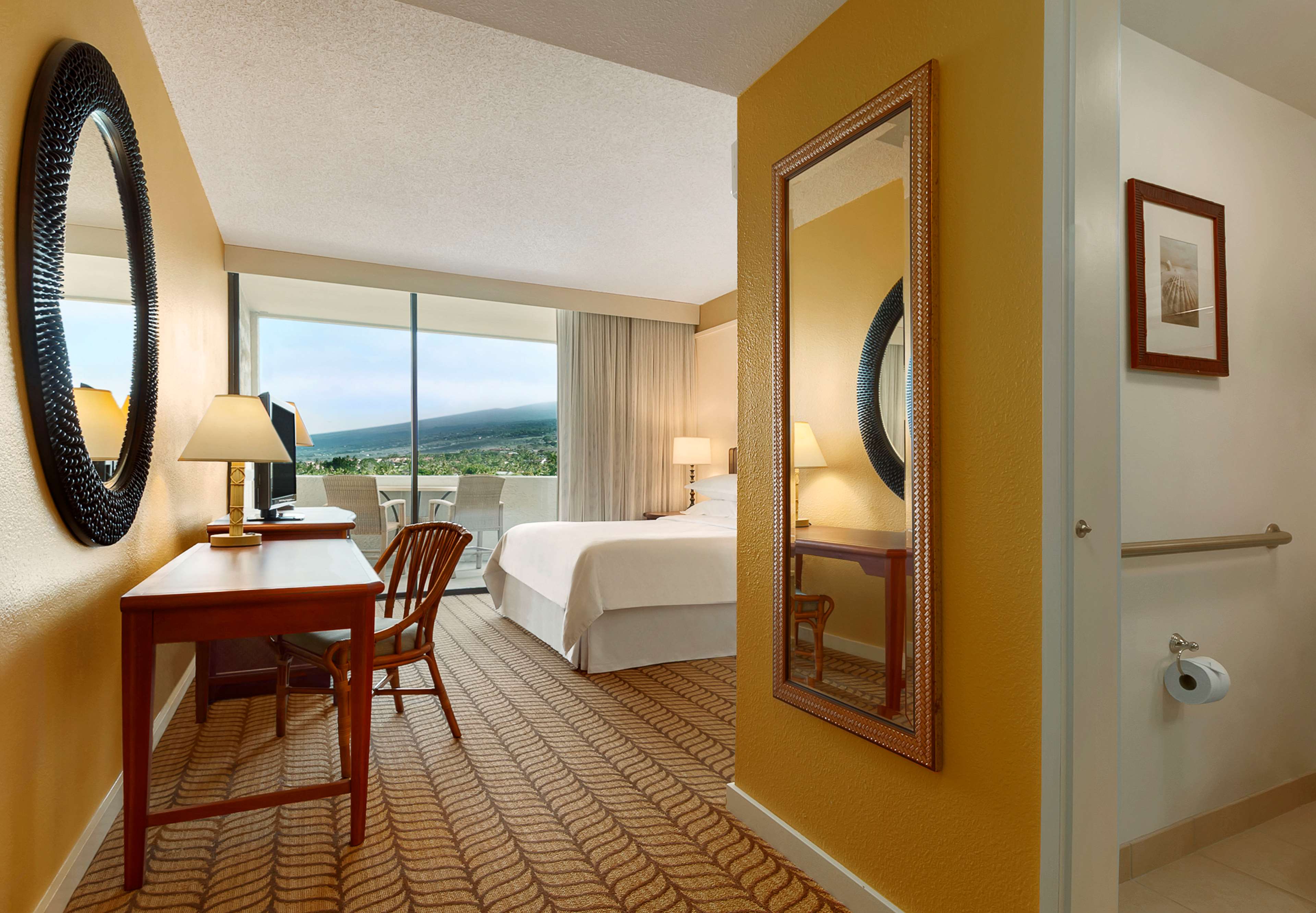 OUTRIGGER Kona Resort & Spa