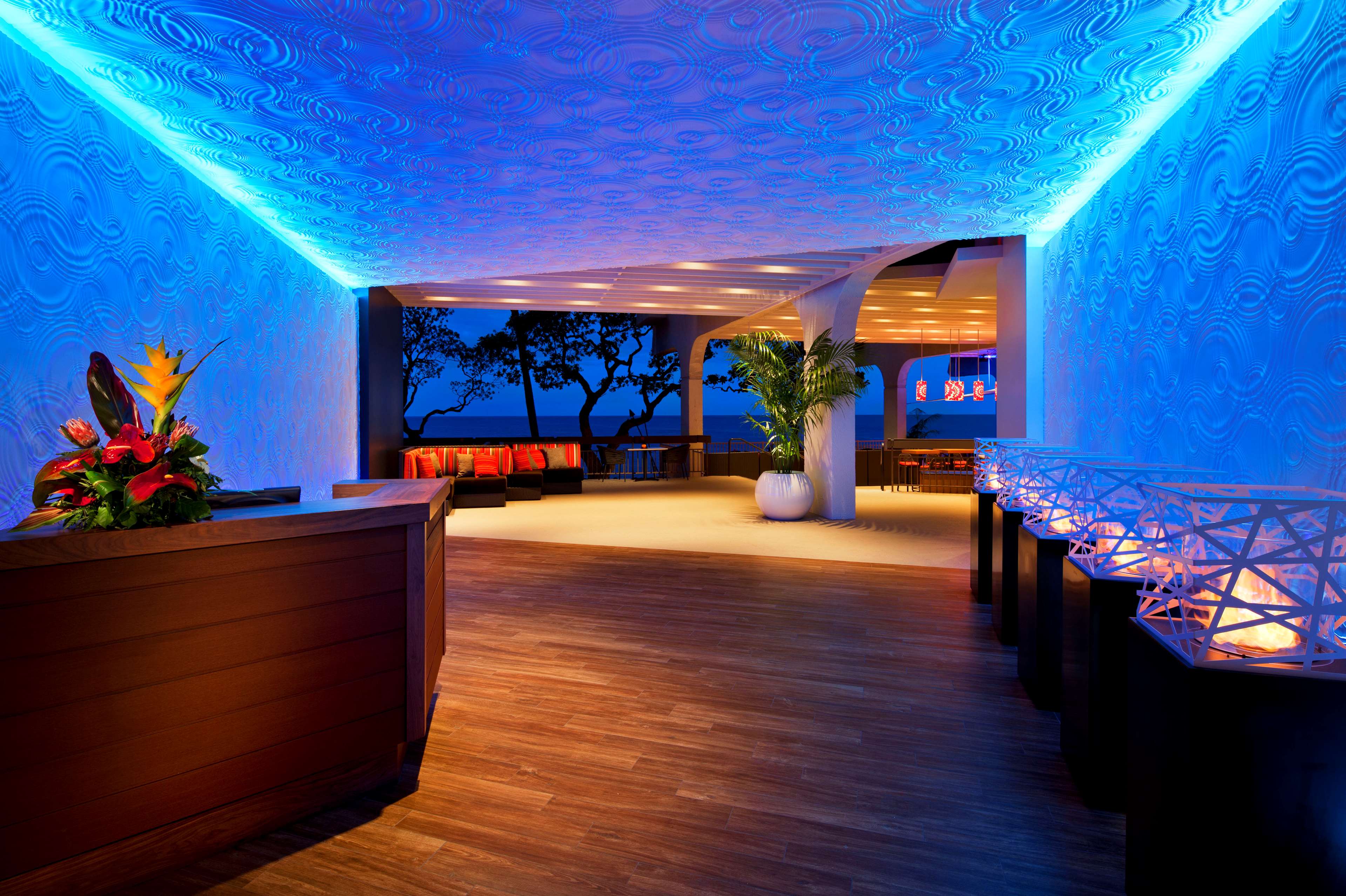 OUTRIGGER Kona Resort & Spa