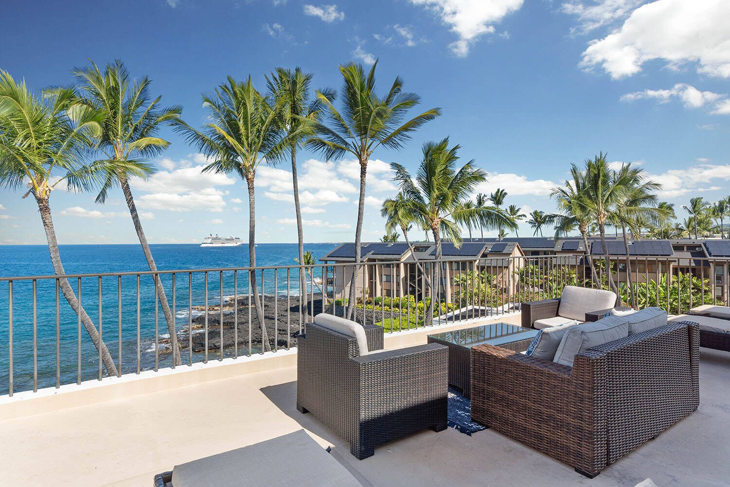 The Royal Sea Cliff Resort