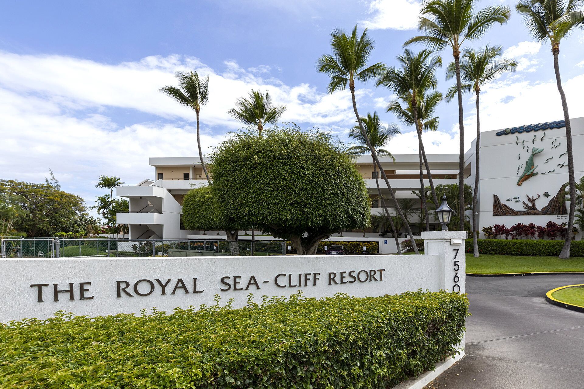 The Royal Sea Cliff Resort