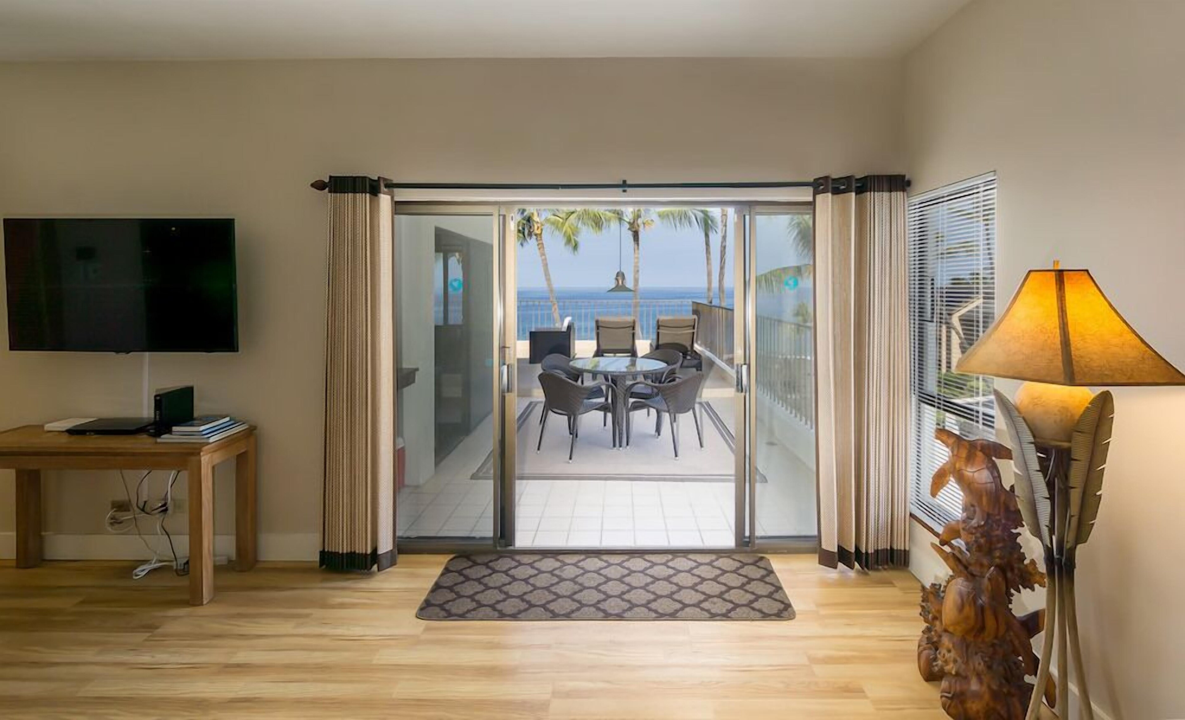 The Royal Sea Cliff Resort