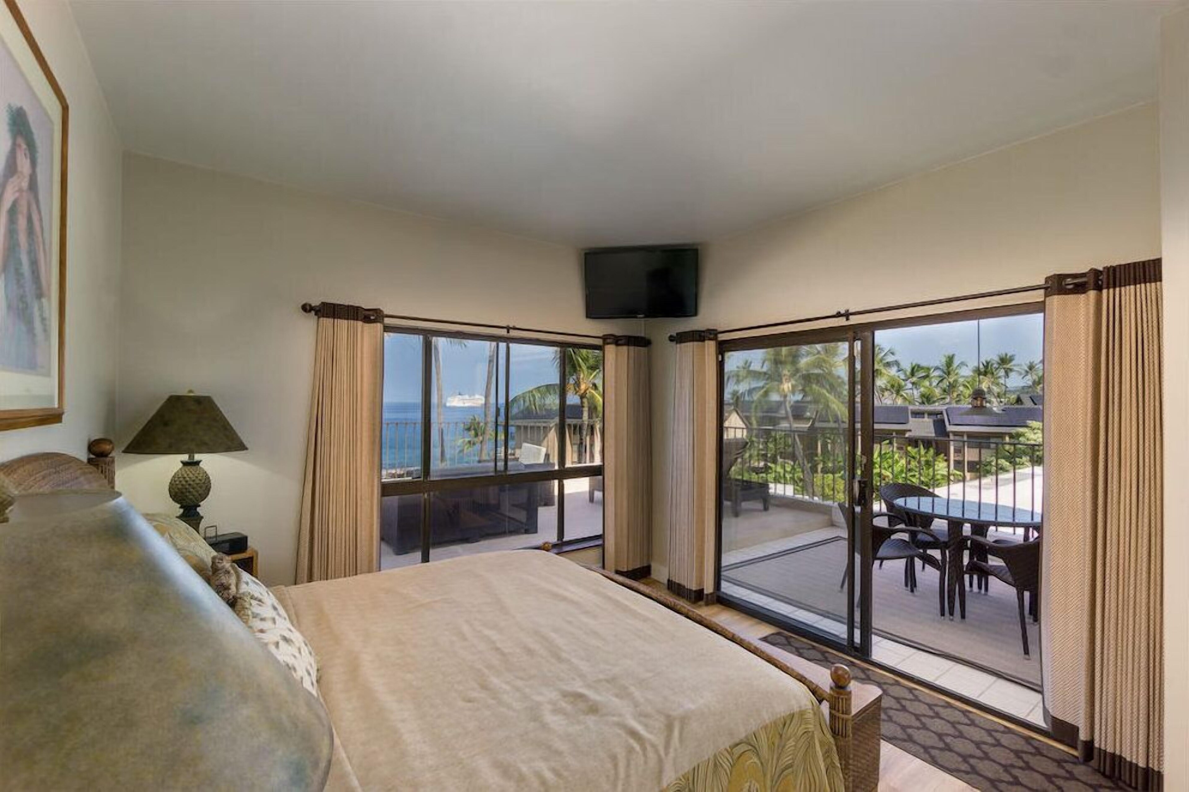 The Royal Sea Cliff Resort