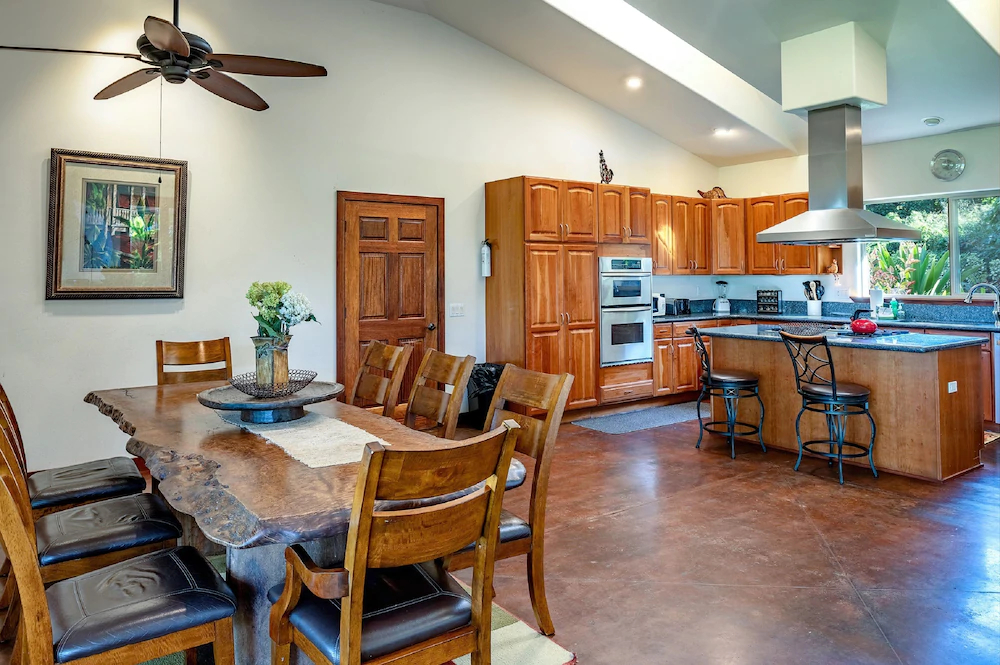 Villa Quatro and Hale Pinao