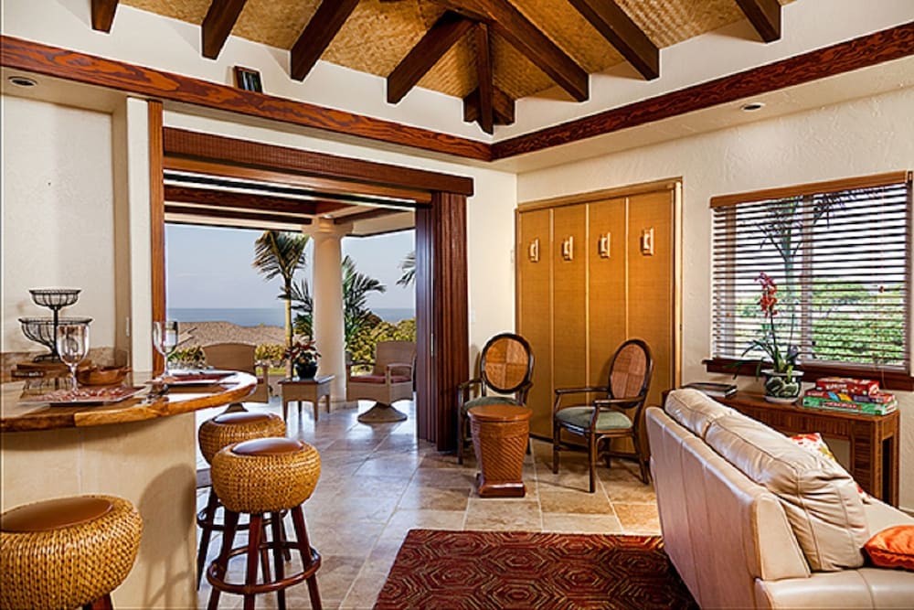 Villa Quatro and Hale Pinao