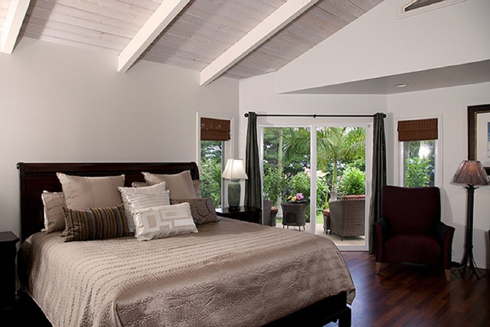 Villa Quatro and Hale Pinao