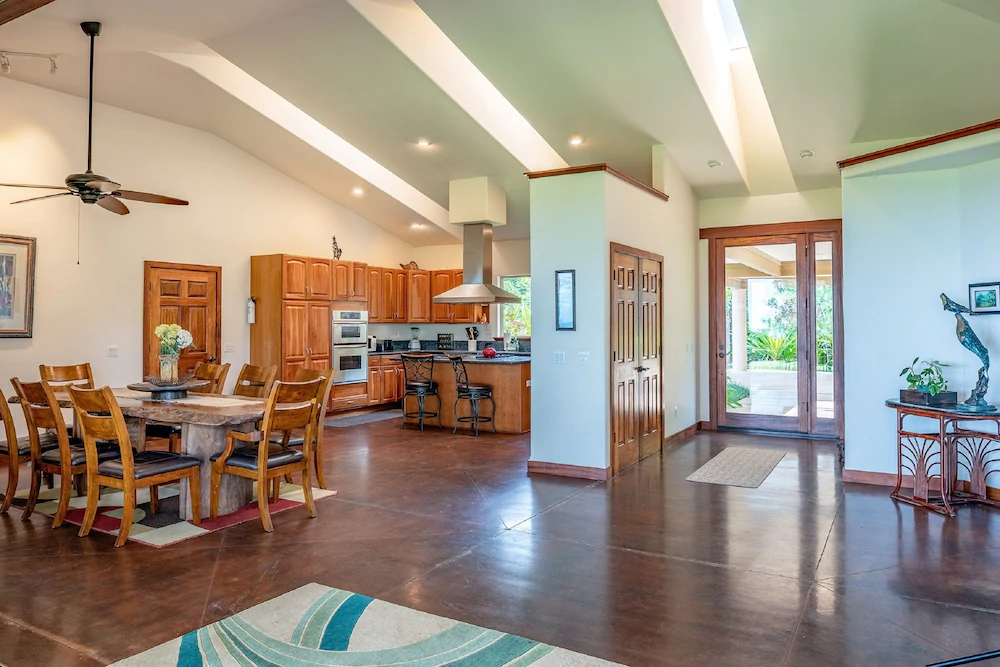 Villa Quatro and Hale Pinao