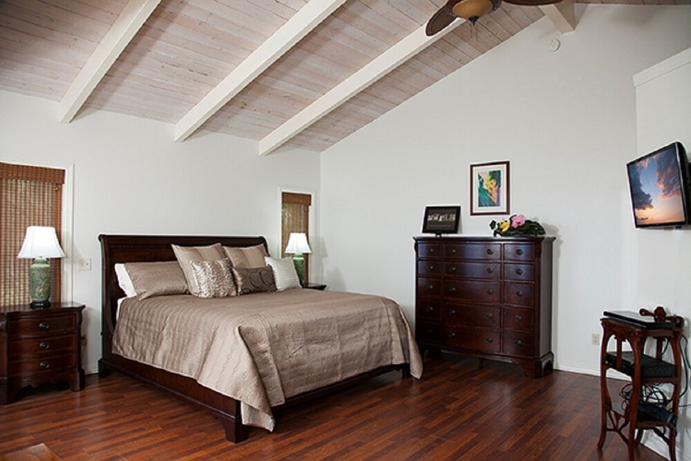 Villa Quatro and Hale Pinao