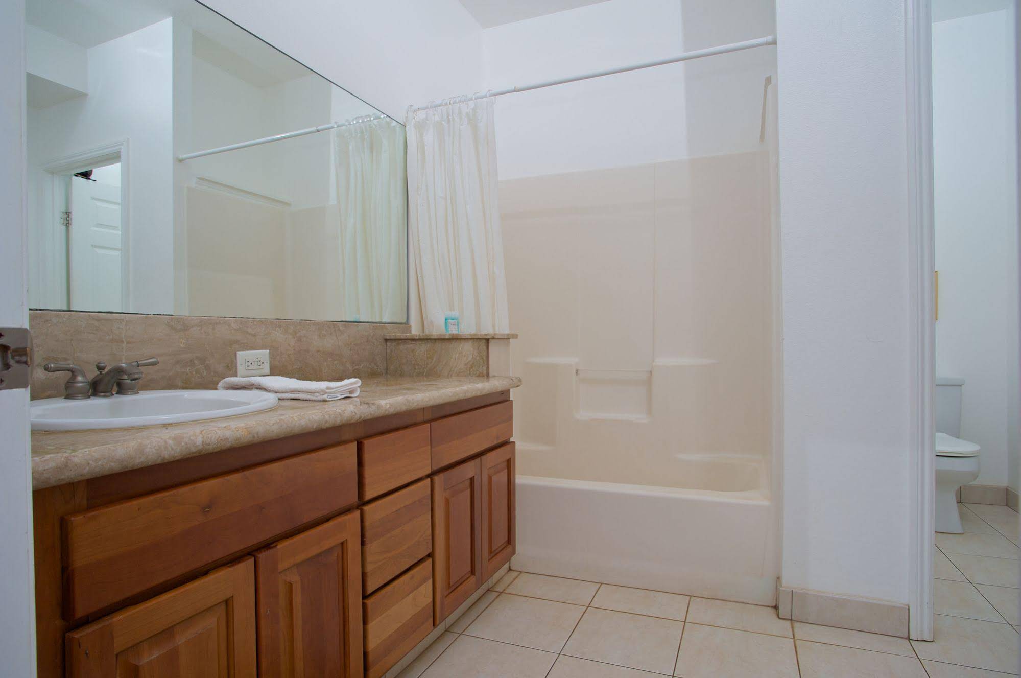 Hale La by West Kauai Lodging