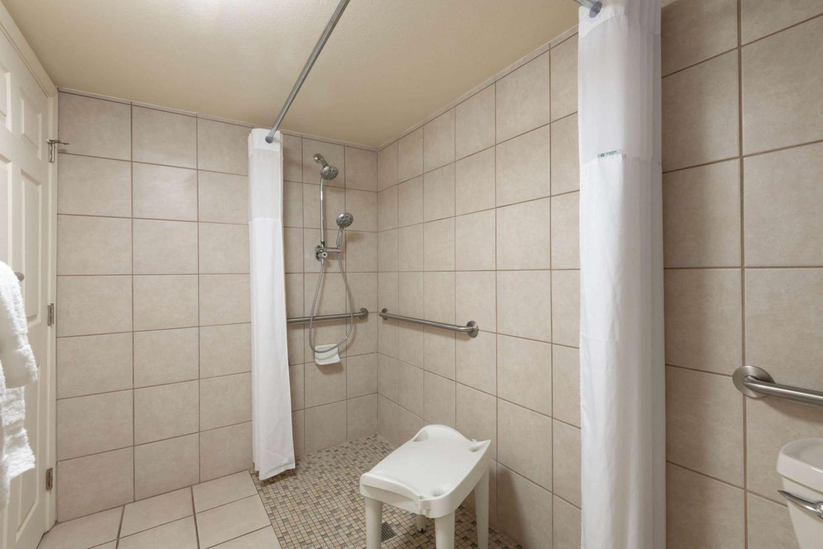 Days Inn by Wyndham Maui Oceanfront