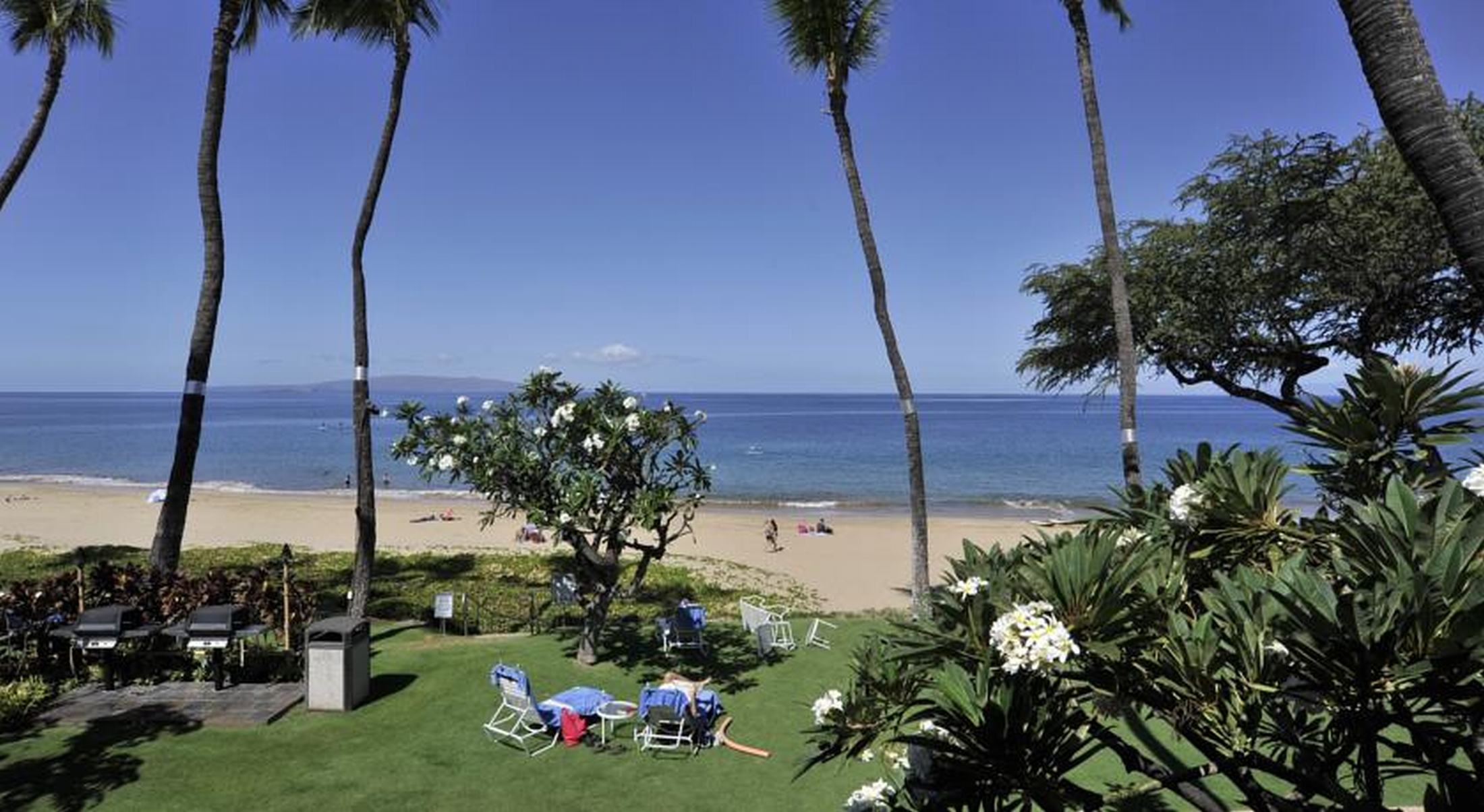 Hale Pau Hana Beach Resort