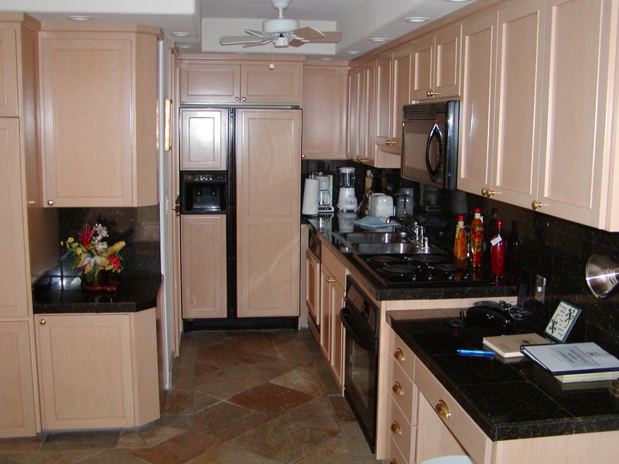 Hale Pau Hana Beach Resort