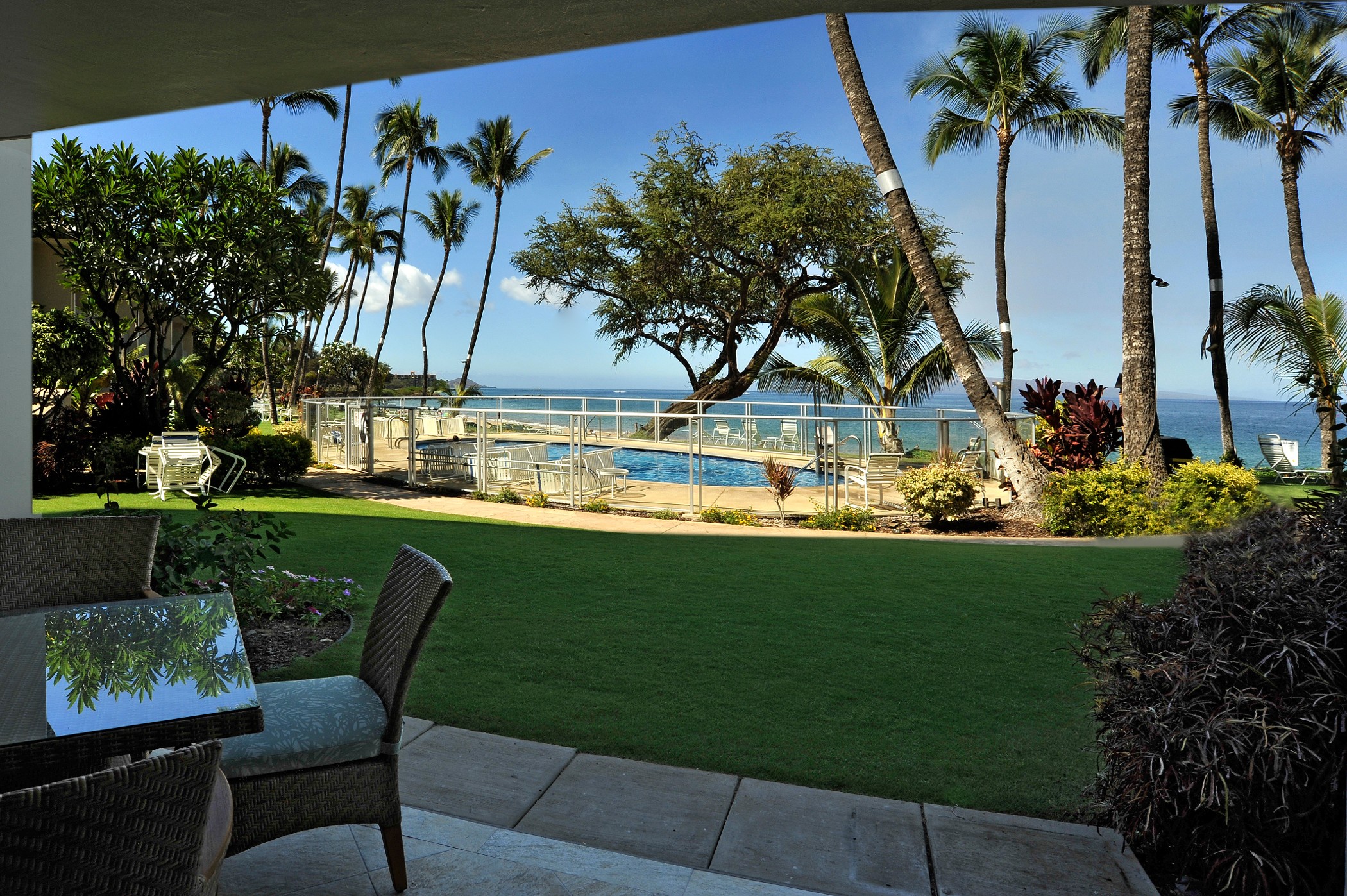 Hale Pau Hana Beach Resort
