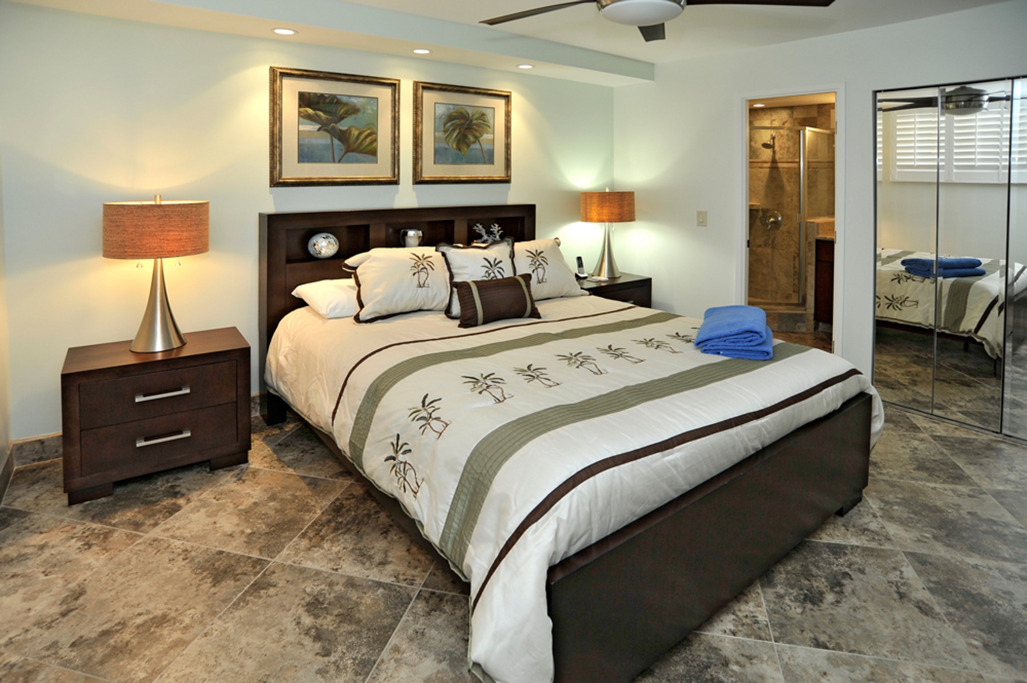 Hale Pau Hana Beach Resort