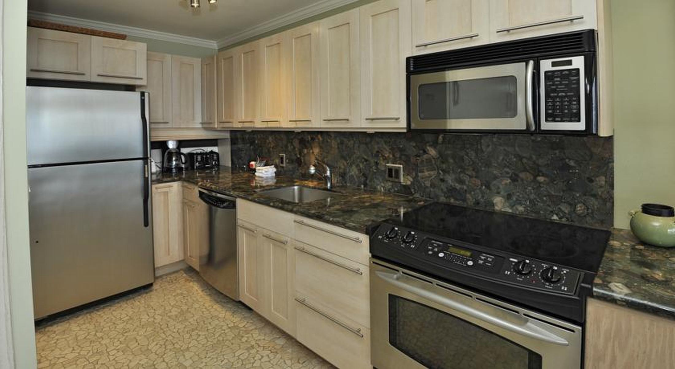 Hale Pau Hana Beach Resort