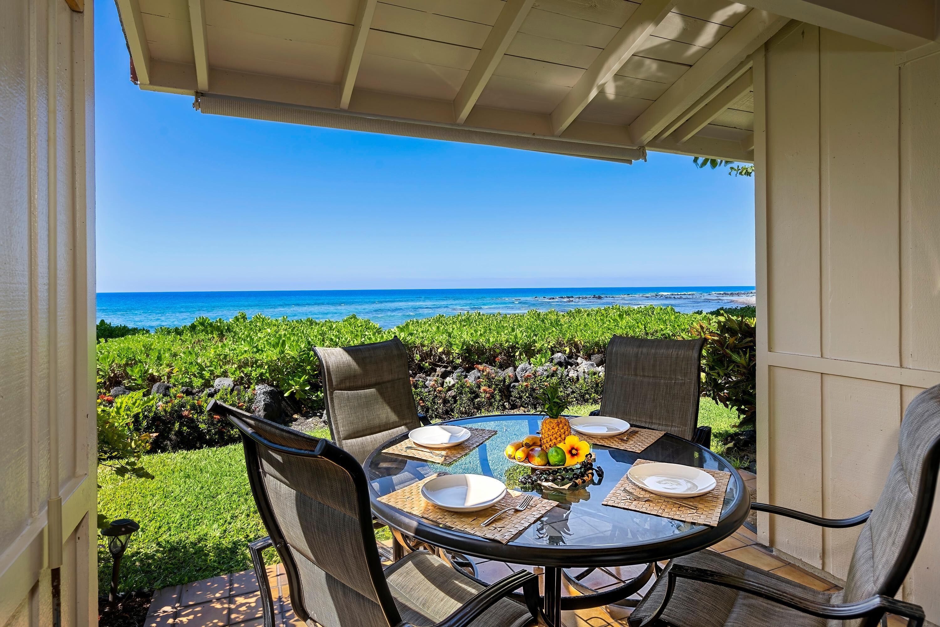 Kona Surf & Racquet Club